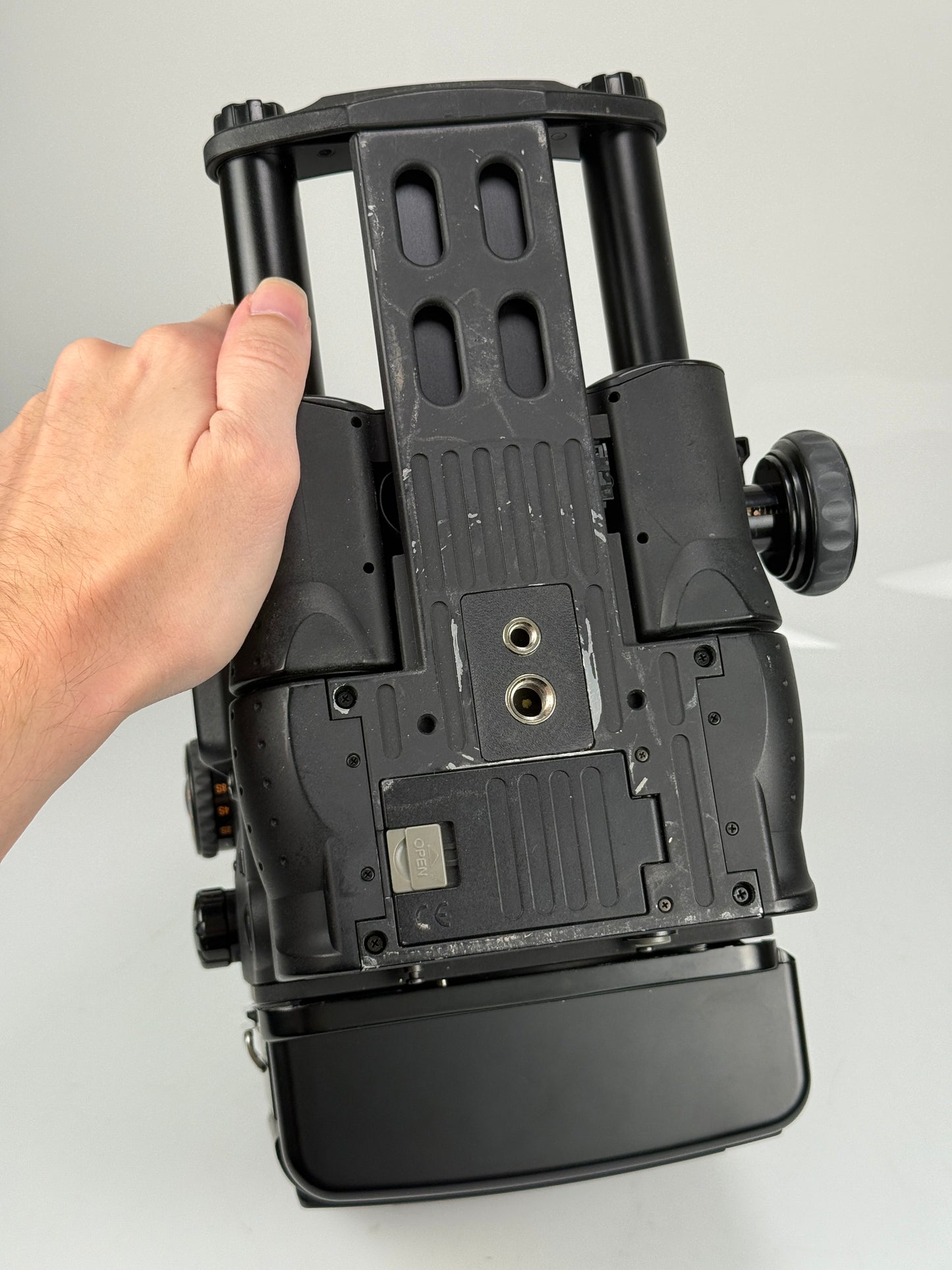 Fuji Fujifilm GX680 III Medium format film camera body, 120 roll film holder, WLF