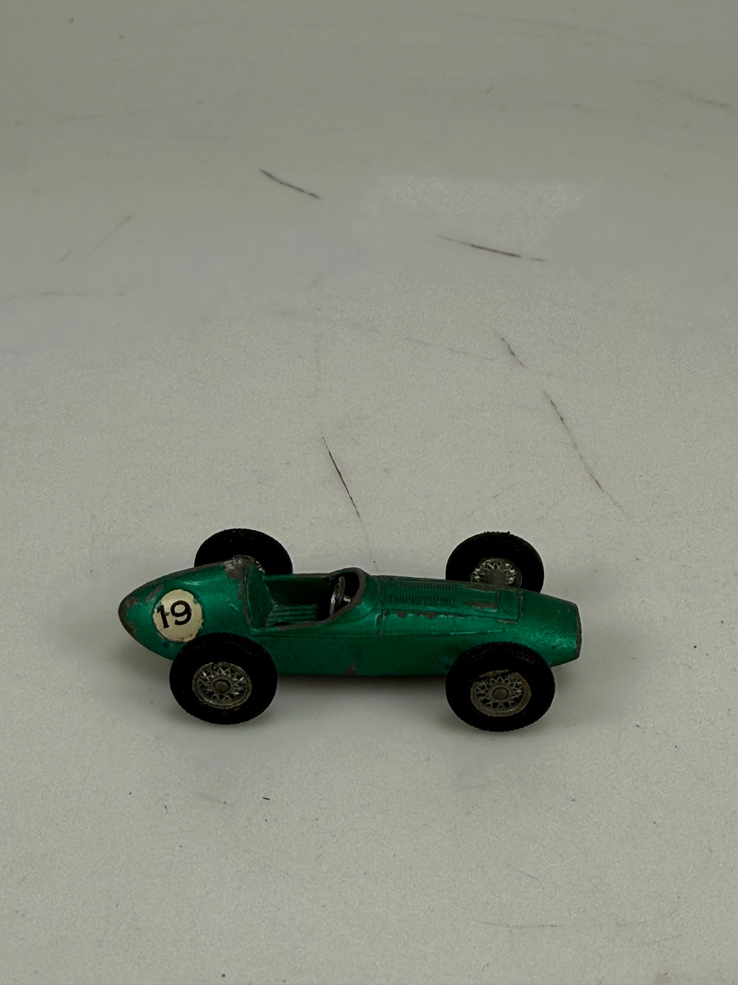 Vintage Lesney Matchbox #19 ASTON MARTIN DBR5 Race Car - NO DRIVER