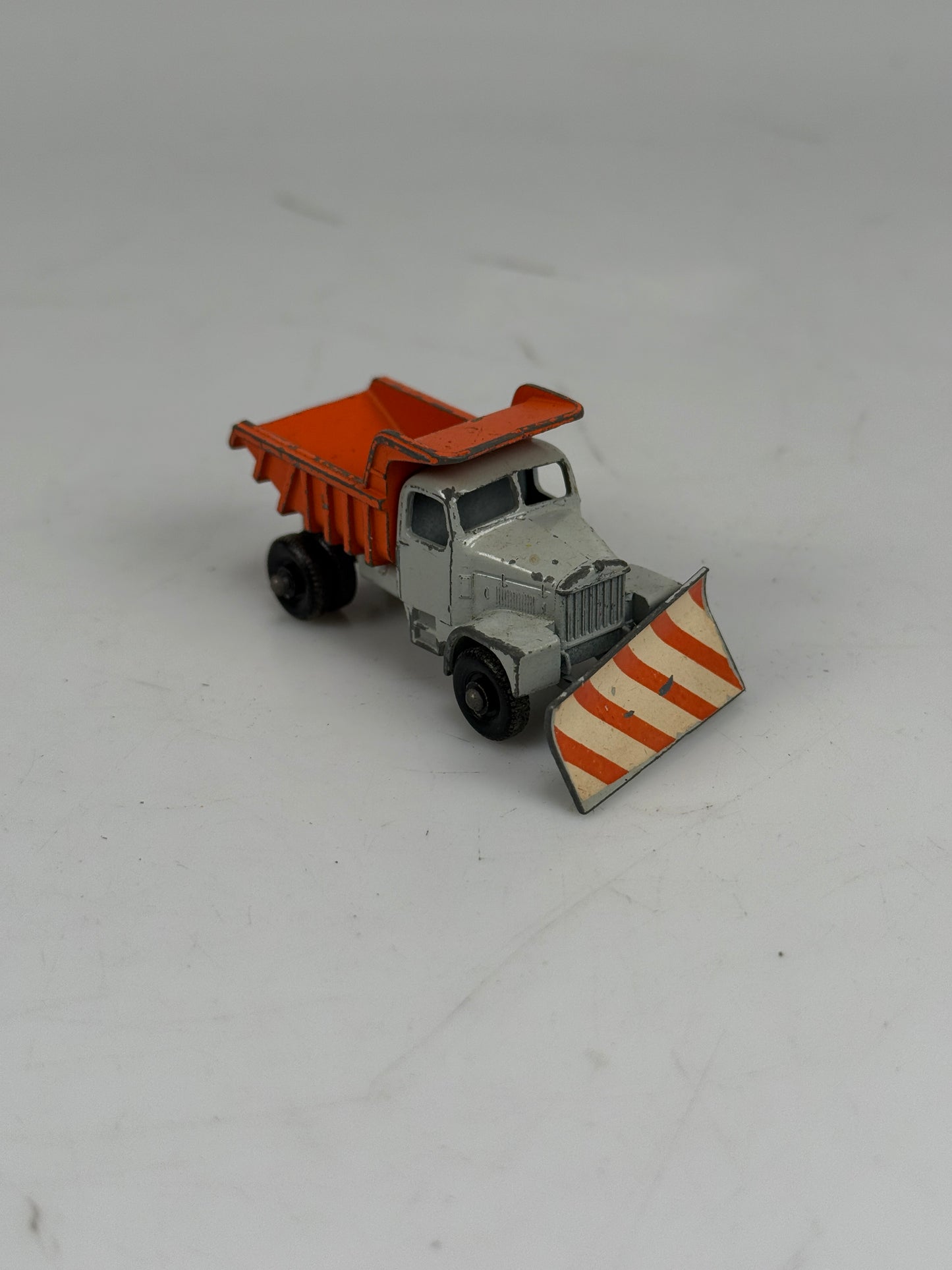 Vintage Lesney Matchbox Series No 16 Orange/Gray Scammell Snow Plow Truck