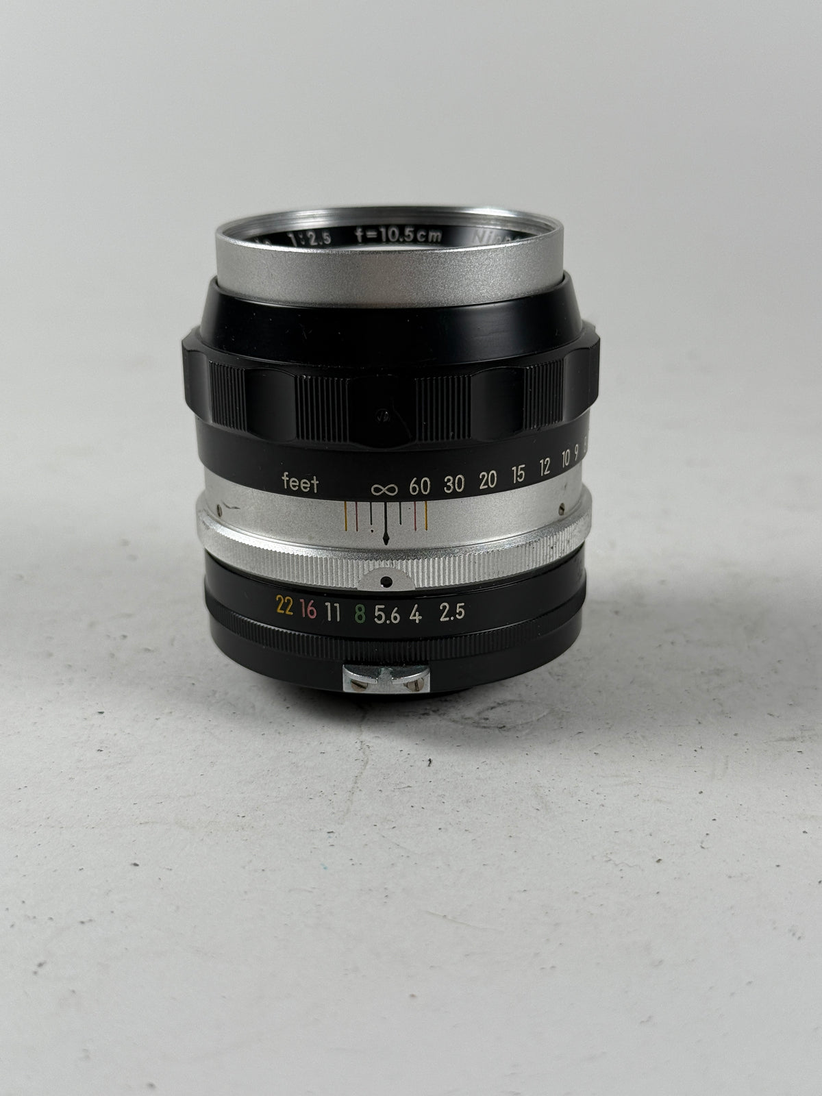 Nikon Nikkor-P 10.5cm 105mm F2.5 Non AI Feet Lens