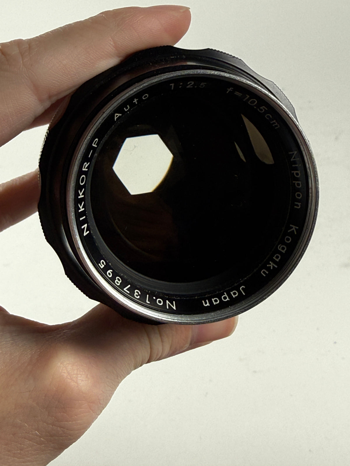 Nikon Nikkor-P 10.5cm 105mm F2.5 Non AI Feet Lens