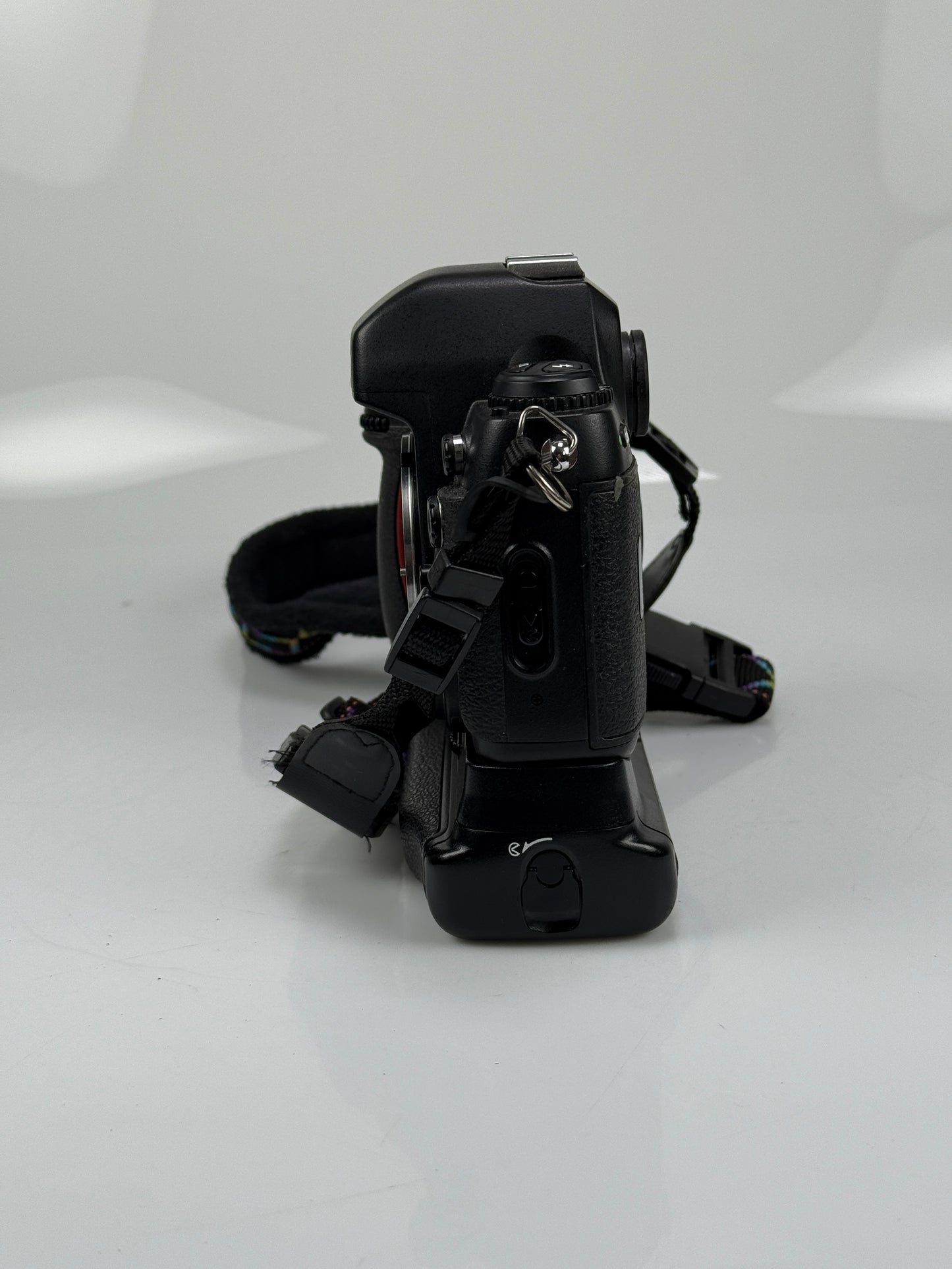 Nikon F100 35mm SLR Film Camera Black Body with MB-15 grip
