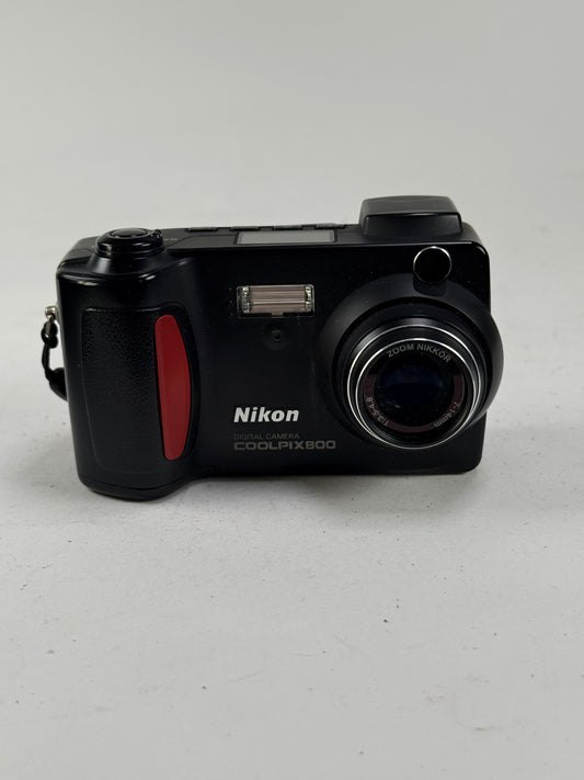 Nikon COOLPIX 800 2.1MP Zoom Digital Camera Black