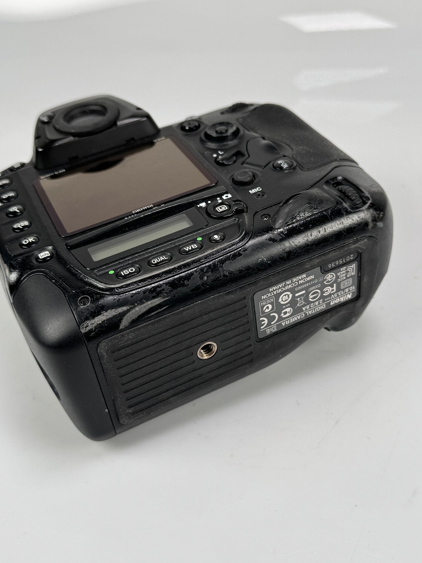 Nikon D4 DSLR 16.2MP Digital Camera Body full frame