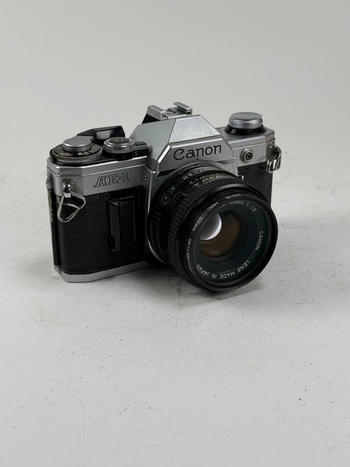 CANON AE-1 PROGRAM chrome SLR 35mm Film Camera with 50mm f1.8 FD KIT