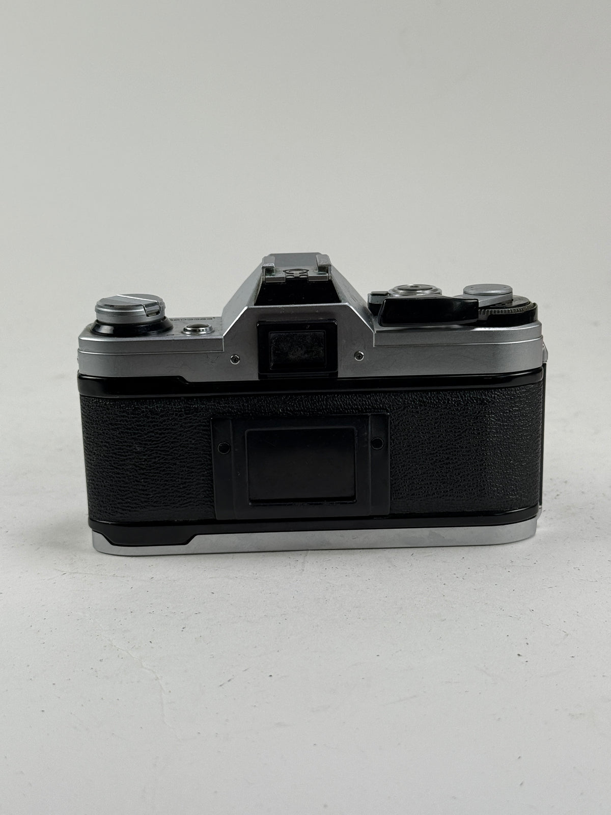CANON AE-1 PROGRAM chrome SLR 35mm Film Camera with 50mm f1.8 FD KIT
