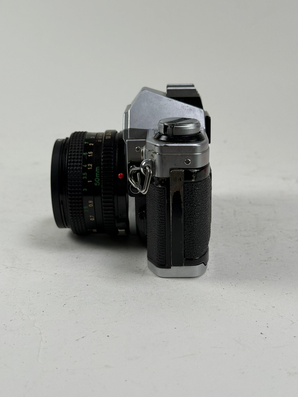 CANON AE-1 PROGRAM chrome SLR 35mm Film Camera with 50mm f1.8 FD KIT