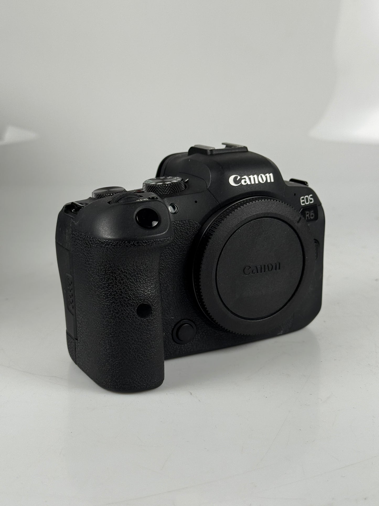 Canon EOS R6 Full-Frame Mirrorless Camera with 4K Video, Full-Frame CMOS Senor