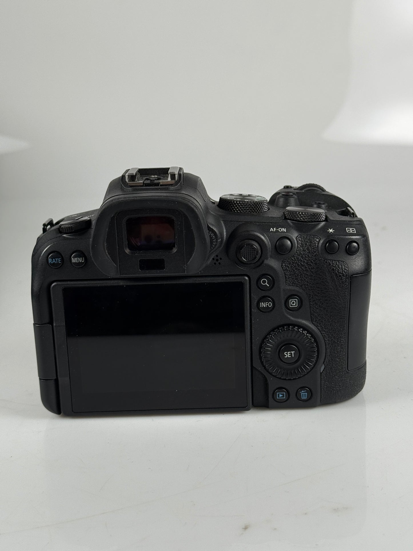 Canon EOS R6 Full-Frame Mirrorless Camera with 4K Video, Full-Frame CMOS Senor