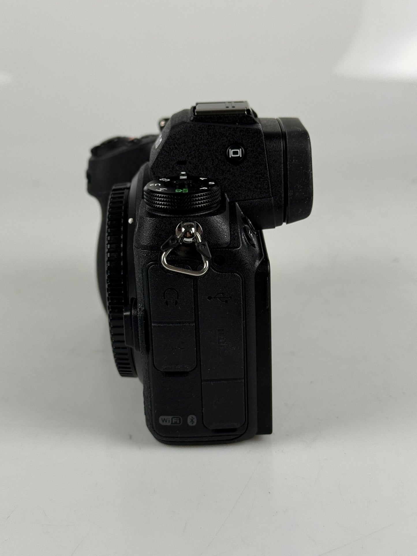 Nikon Z7 mirrorless digital camera body 45.7MP (350 Shots)