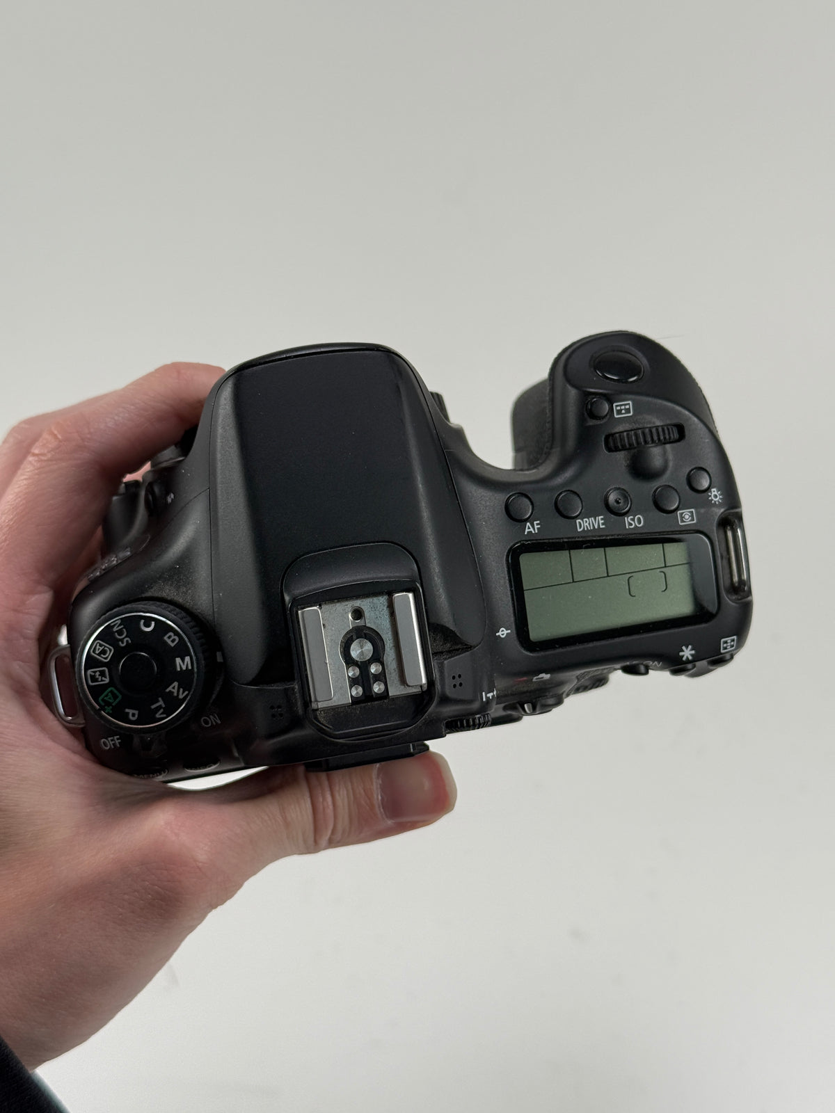 Canon EOS 70D Digital SLR 20.2MP Camera Body