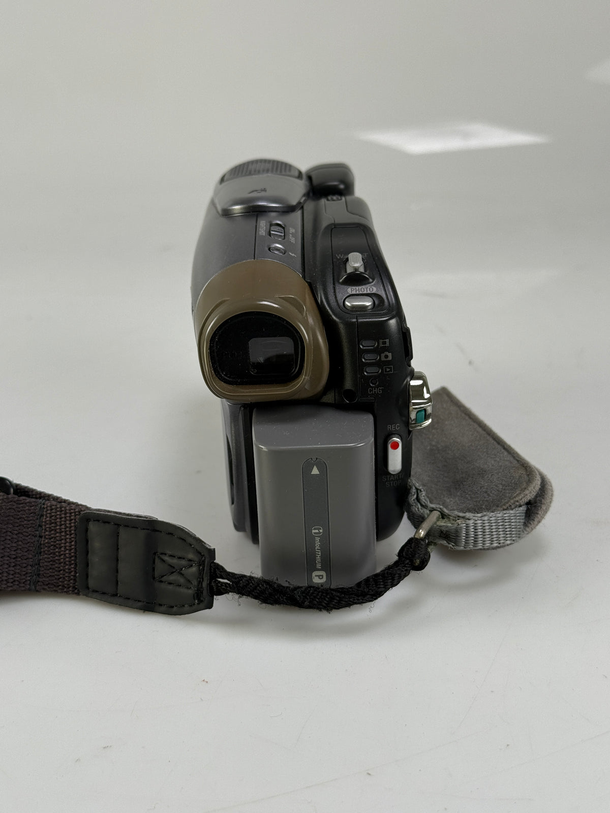 Sony Handycam DCR-DVD403 Silver 3MP DVD Video Camcorder