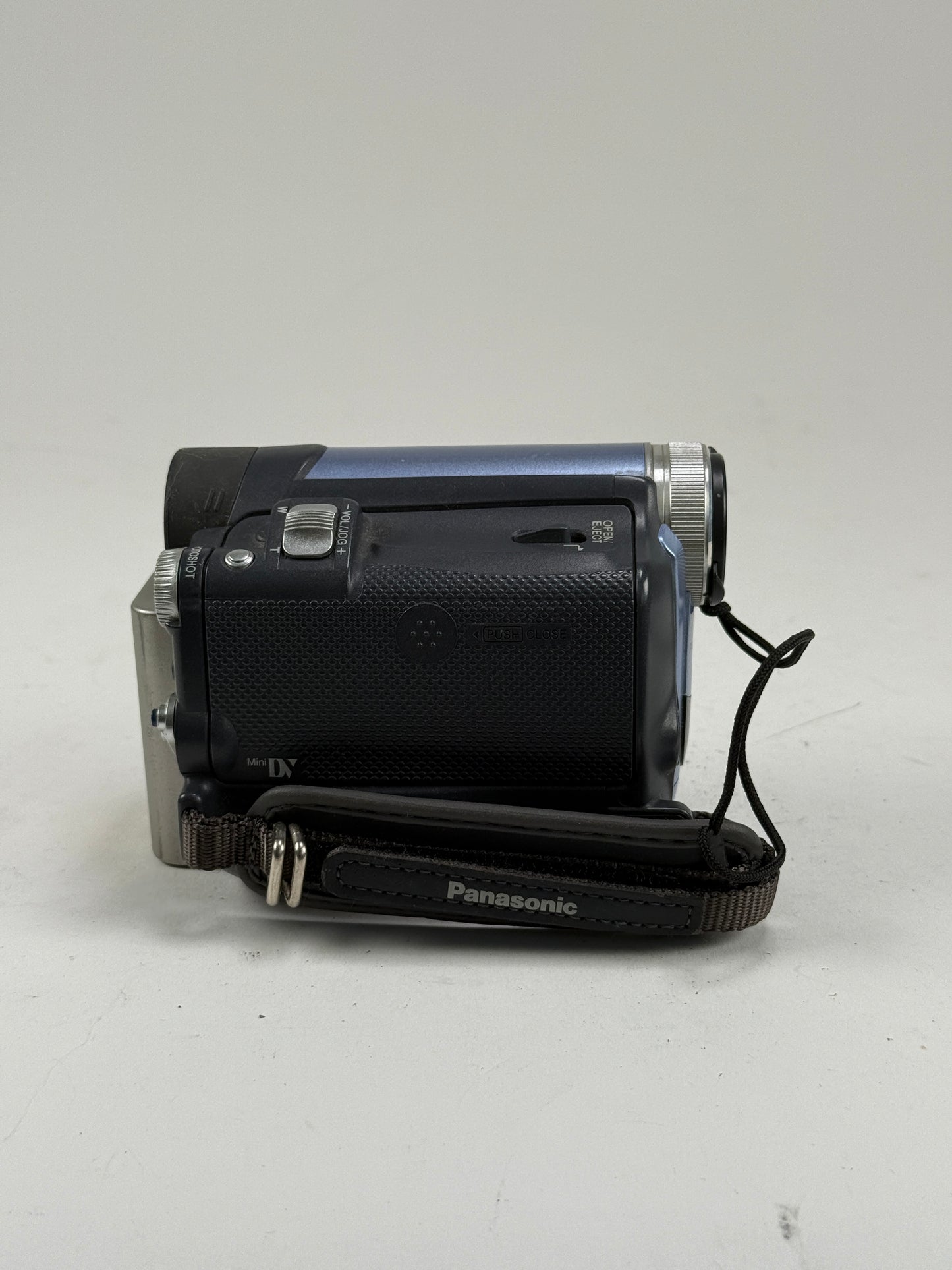 Panasonic PV-GS9 MiniDV PalmCorder Camcorder 20x Optical Zoom
