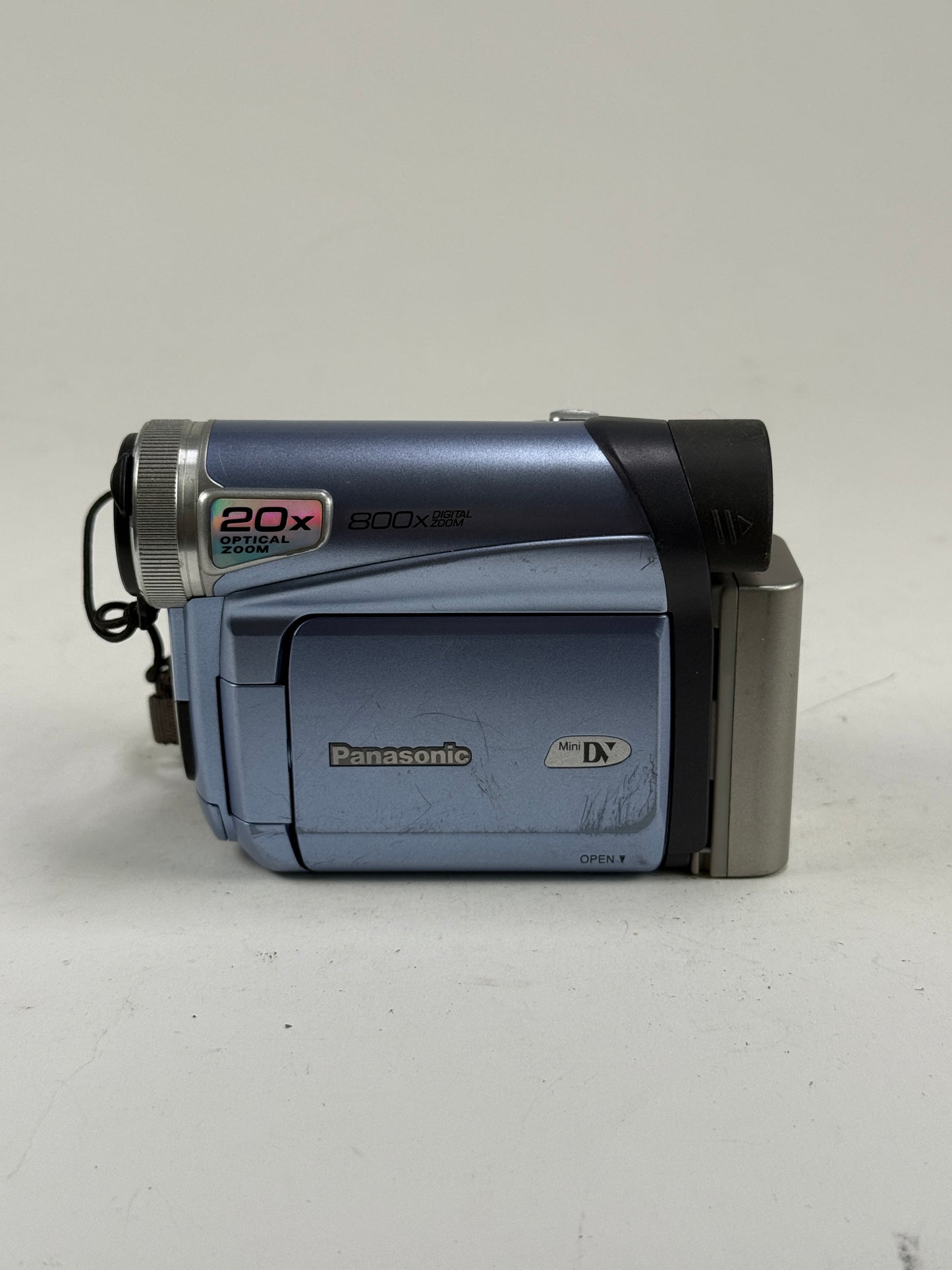 Panasonic PV-GS9 MiniDV PalmCorder Camcorder 20x Optical Zoom