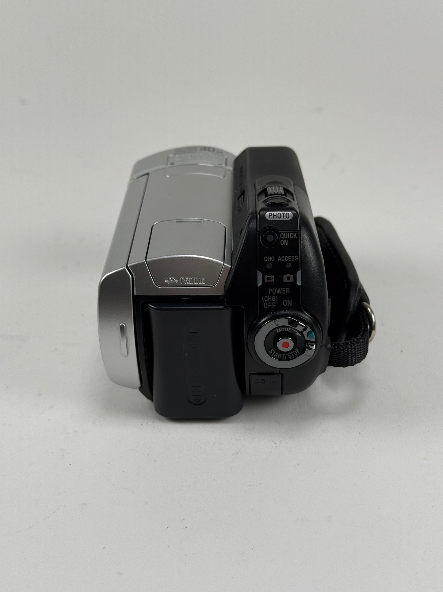 Sony Handycam DCR-SR45 Handheld Camcorder 30GB