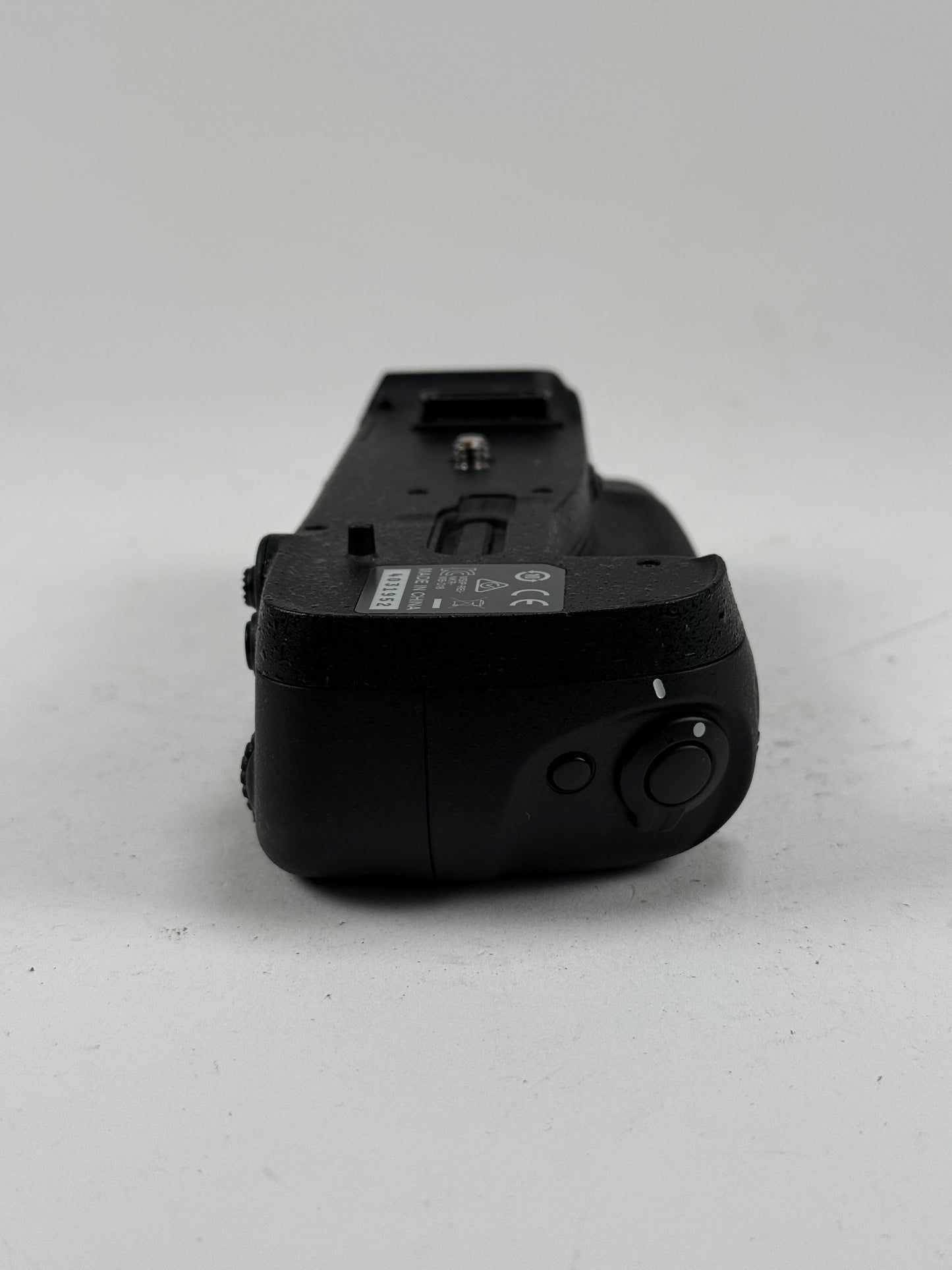 Genuine OEM Nikon MB-D18 Multi Power Battery Pack Grip for D850