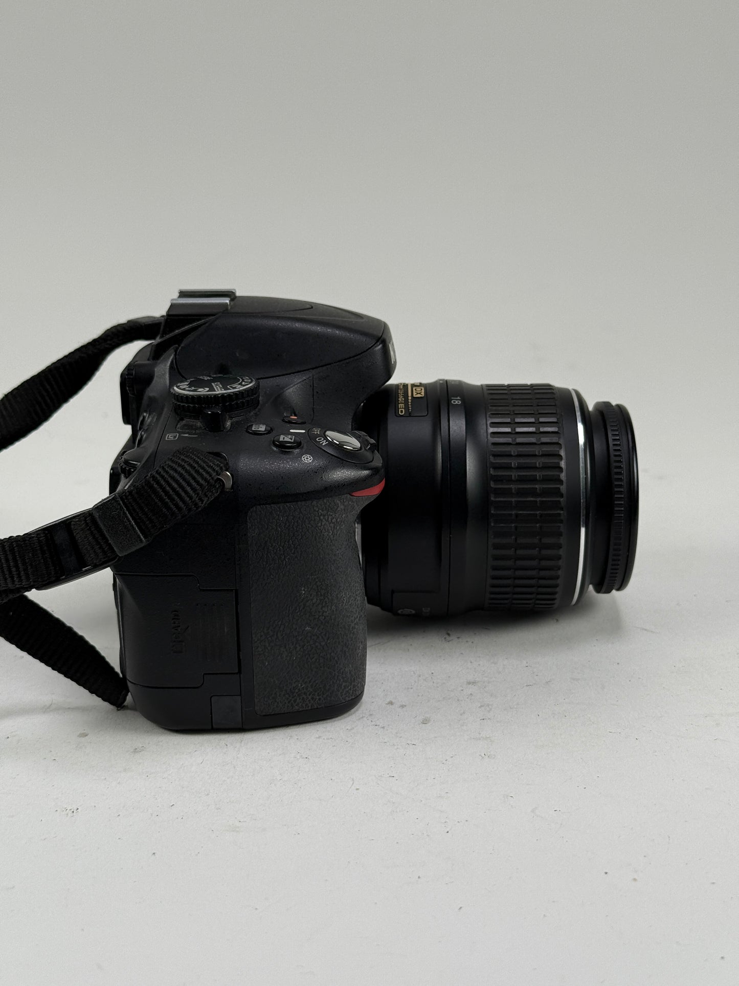Nikon D5100 16.2MP DSLR Camera (Kit w/ AF VR DX 18-55mm Lens)