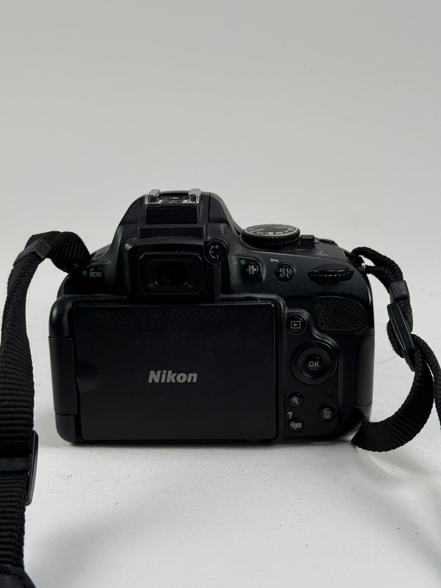 Nikon D5100 16.2MP DSLR Camera (Kit w/ AF VR DX 18-55mm Lens)