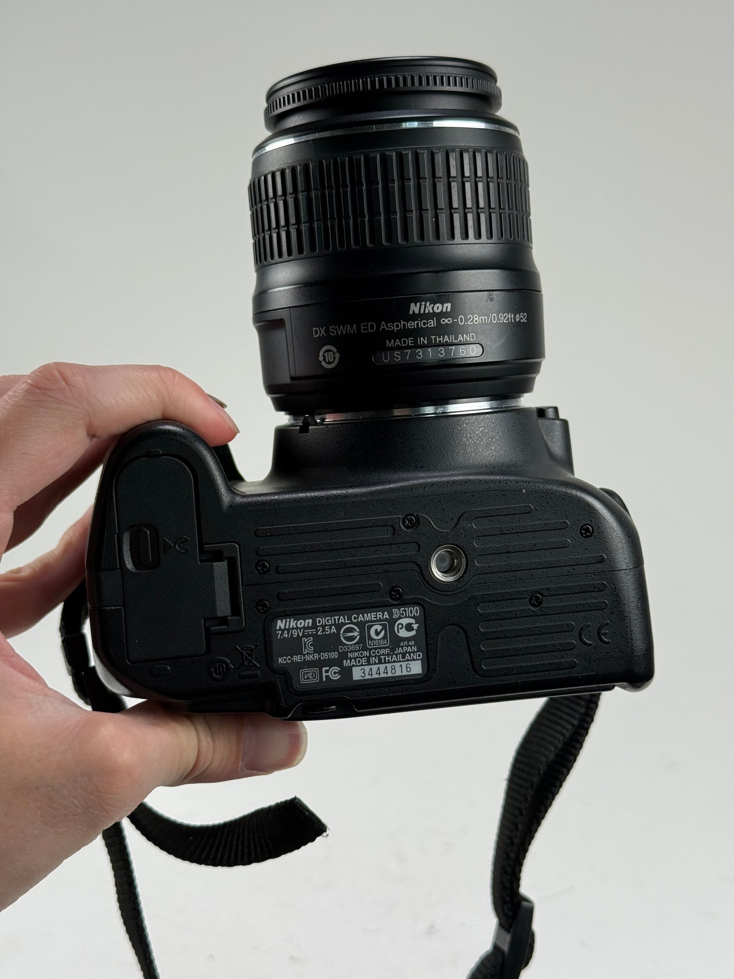 Nikon D5100 16.2MP DSLR Camera (Kit w/ AF VR DX 18-55mm Lens)