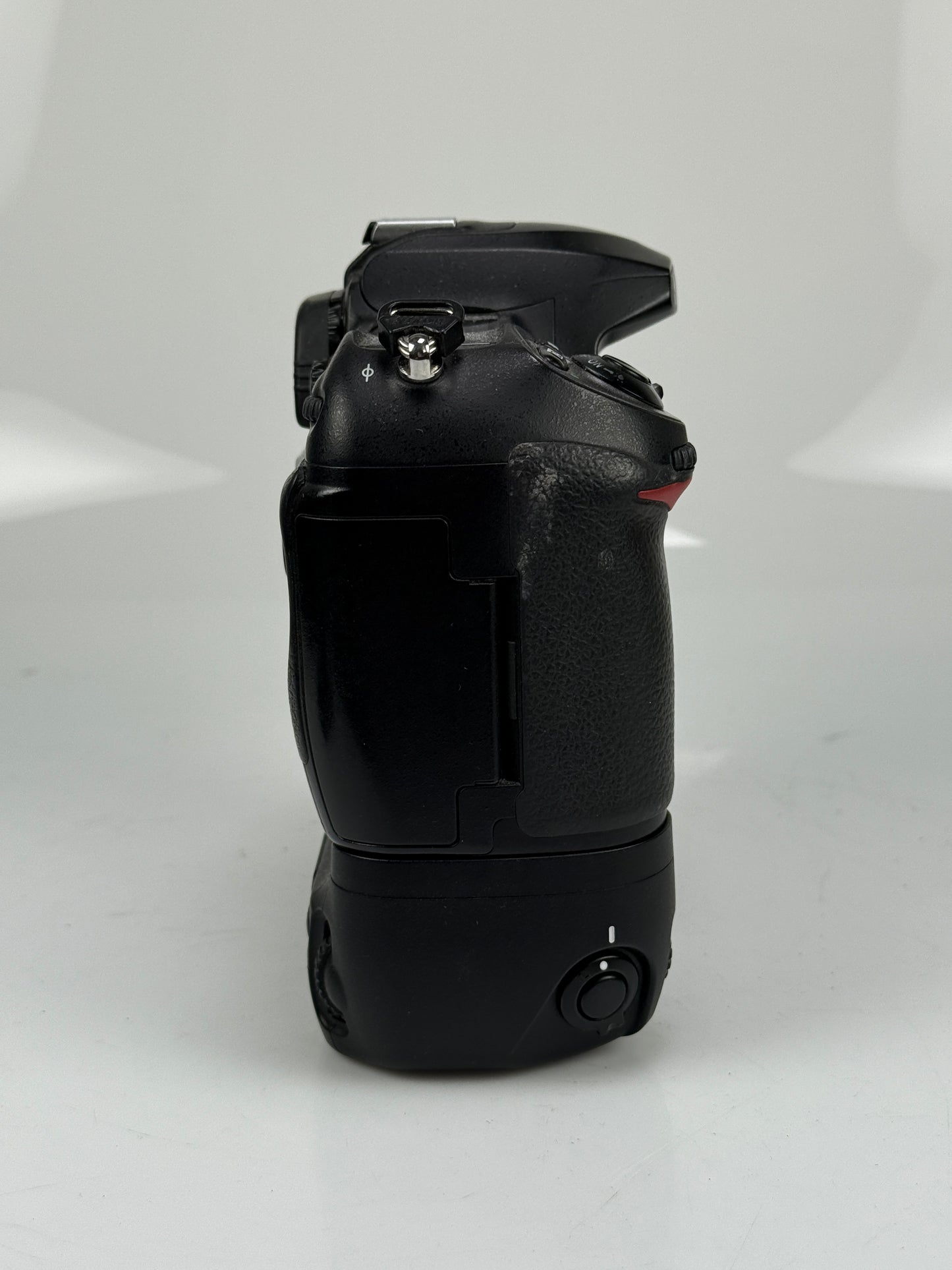 Nikon D200 10.2MP DX Digital SLR Camera With MB-D200