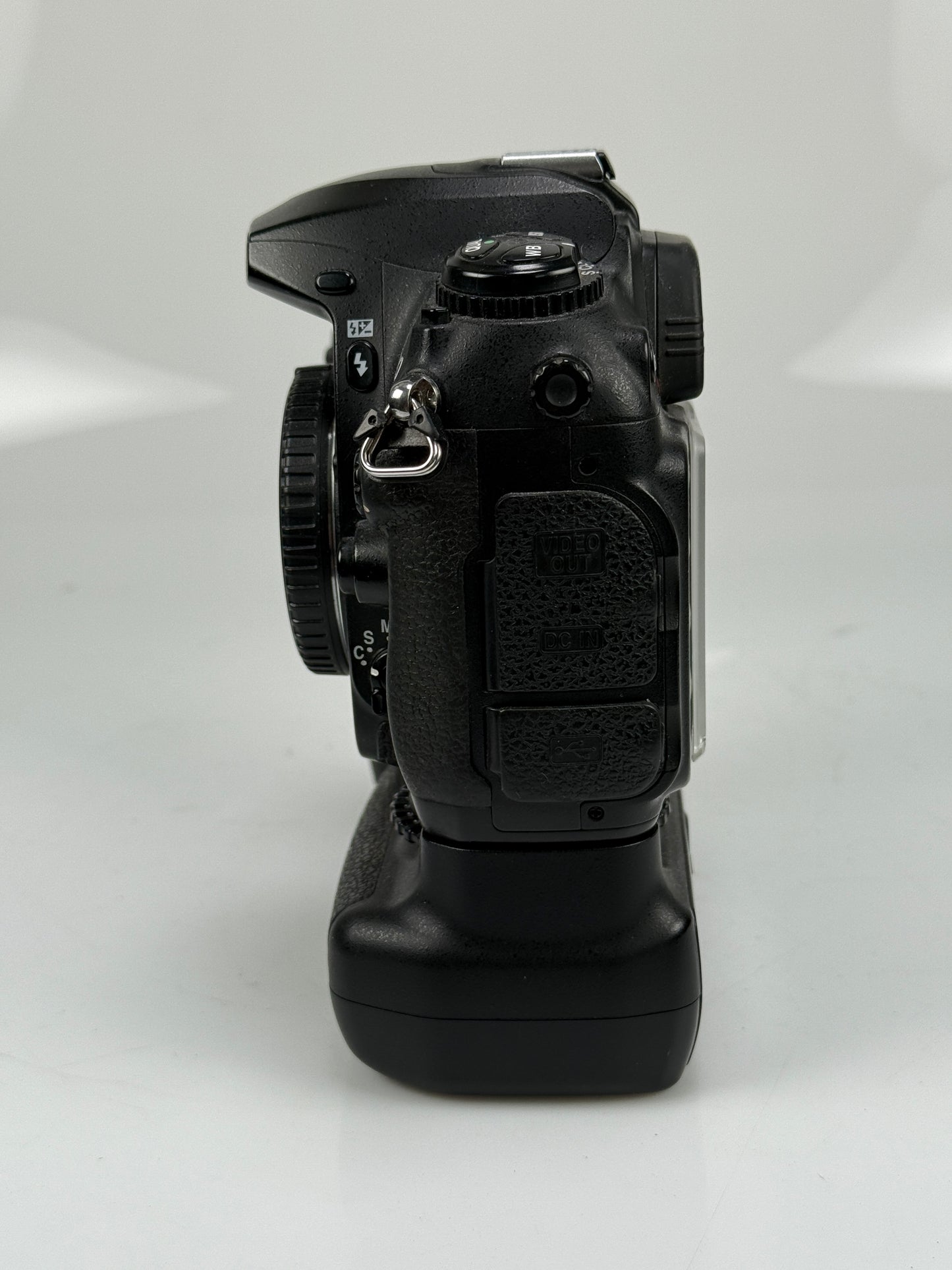 Nikon D200 10.2MP DX Digital SLR Camera With MB-D200