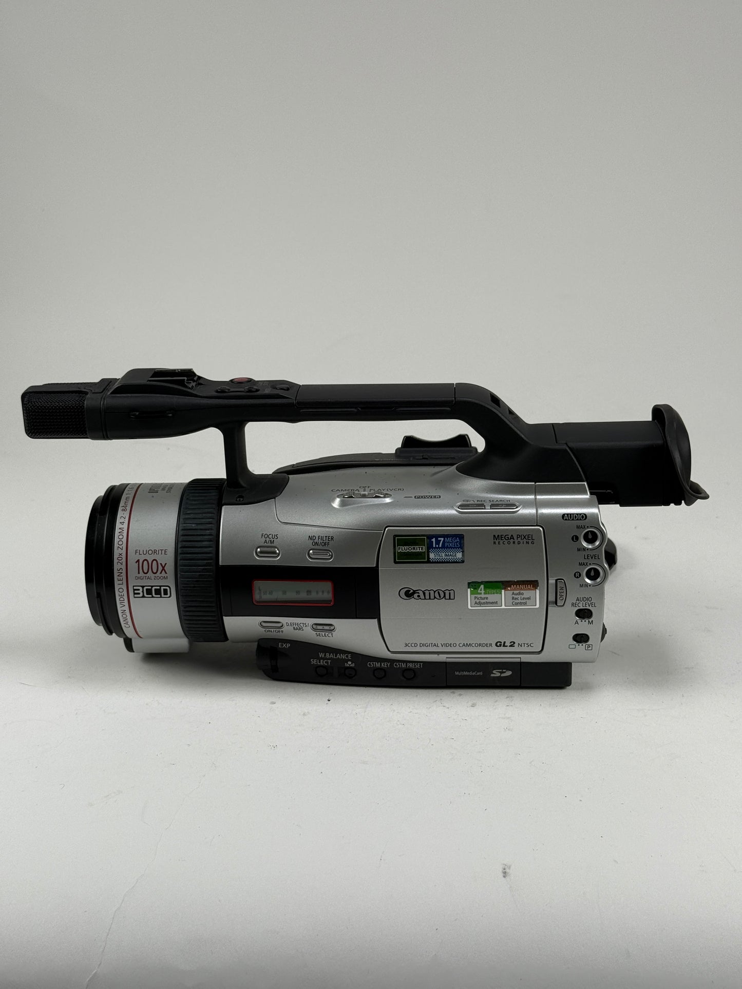 Canon DM-GL2 Silver 2.5″ LCD Lightweight MiniDV 3CCD Digital Video Camcorder