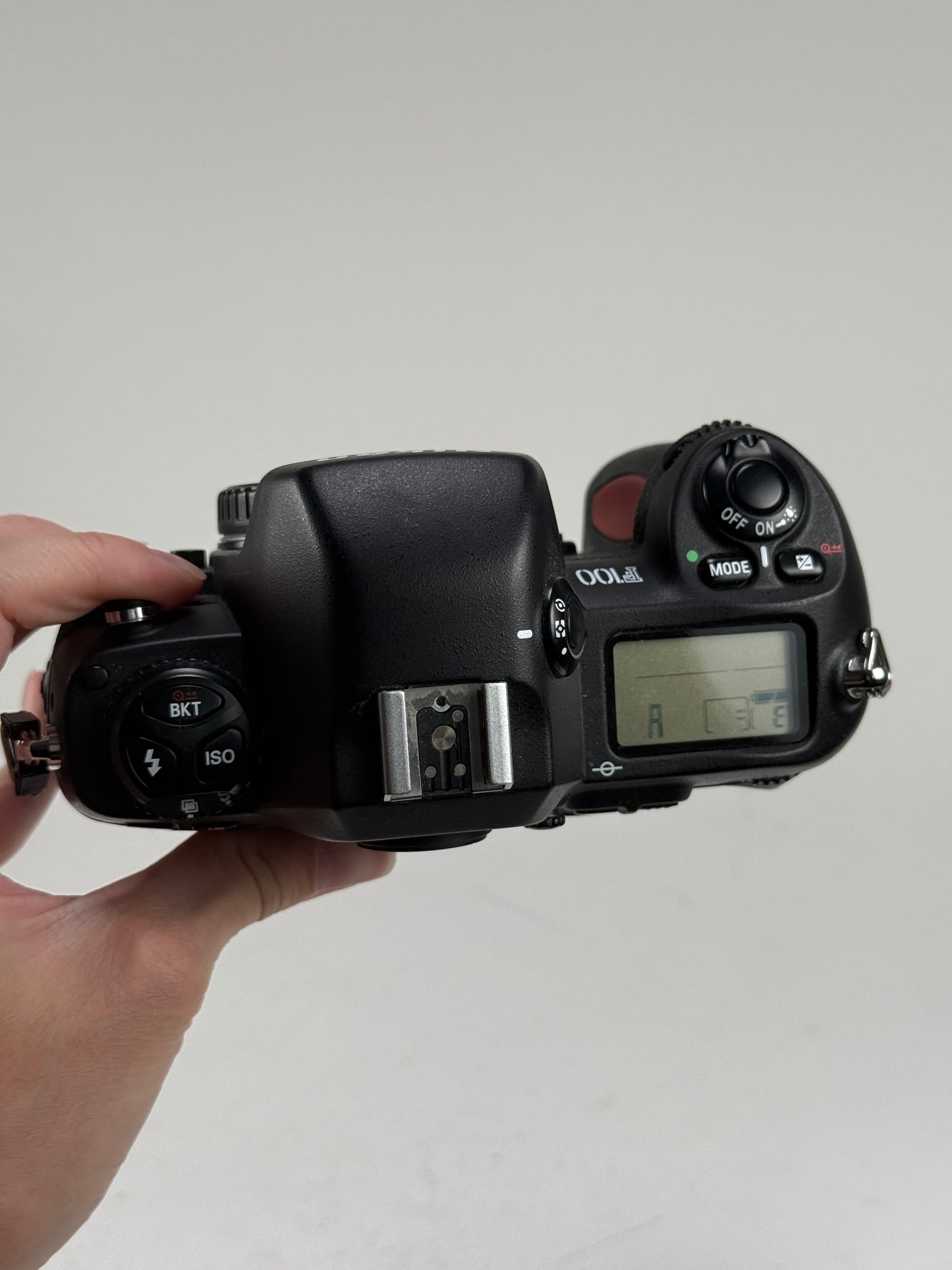 Nikon F100 35mm SLR Film Auto Focus AF Camera Body Black