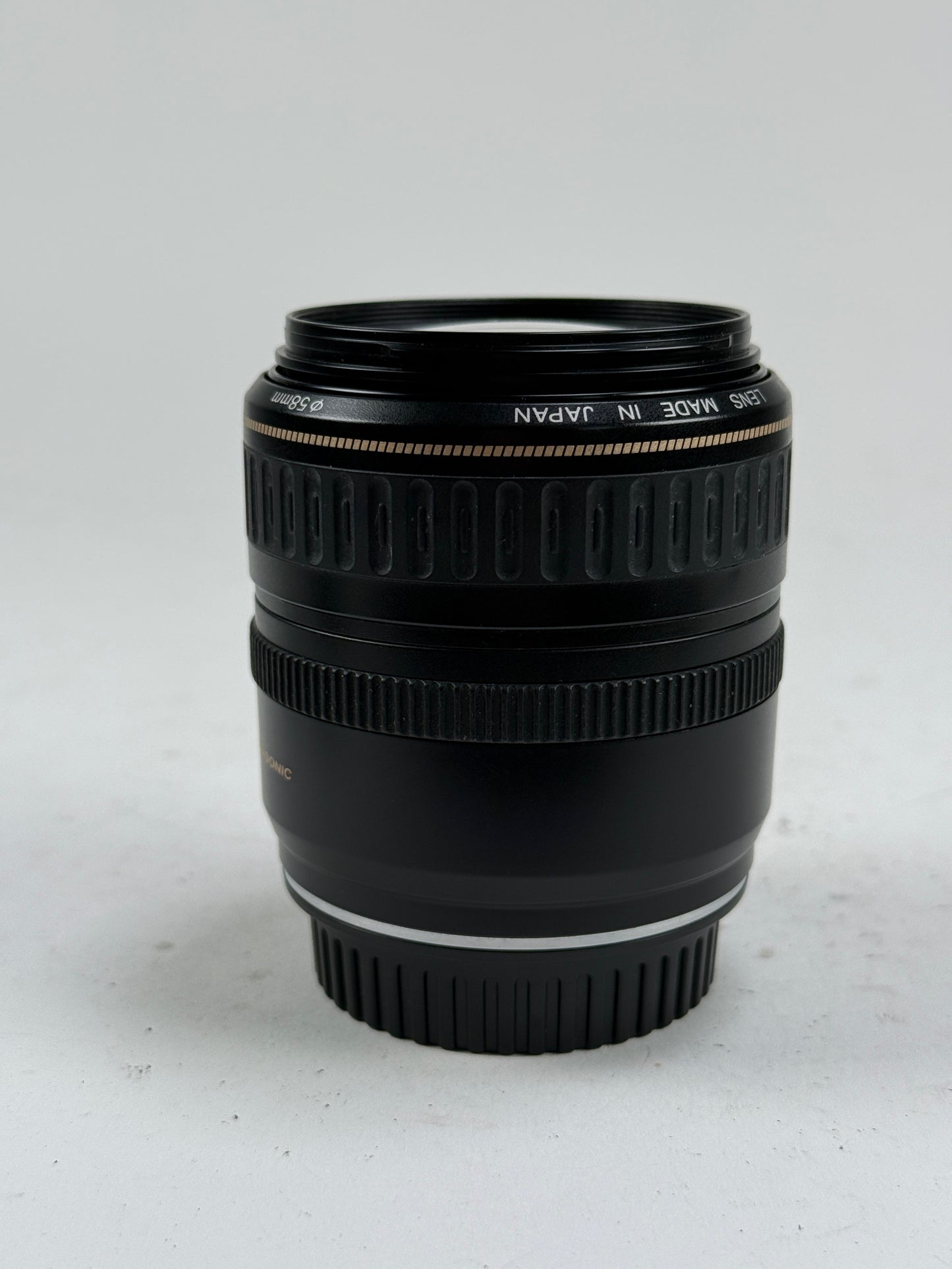 Canon EF 28-105mm f3.5-4.5 USM FX lens for EOS