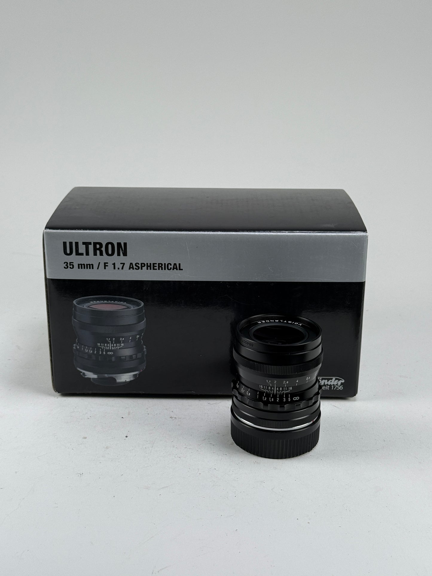 Voigtlander ULTRON 35mm F/1.7 Vintage Line ASPH. VM Black (Leica M)