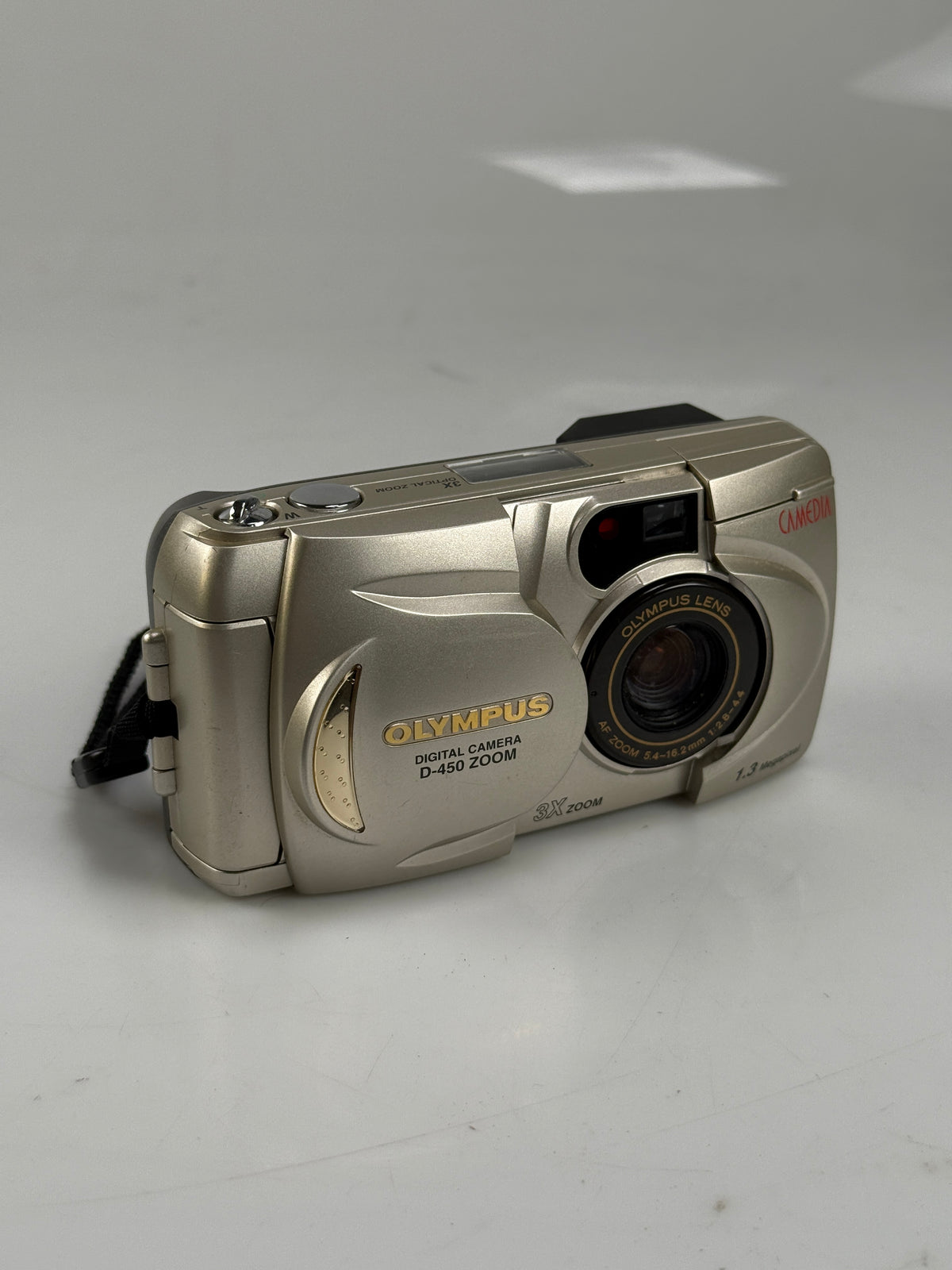 Olympus Camedia D-450 Zoom 1.3MP Digital Point & Shoot Camera w/ memory card
