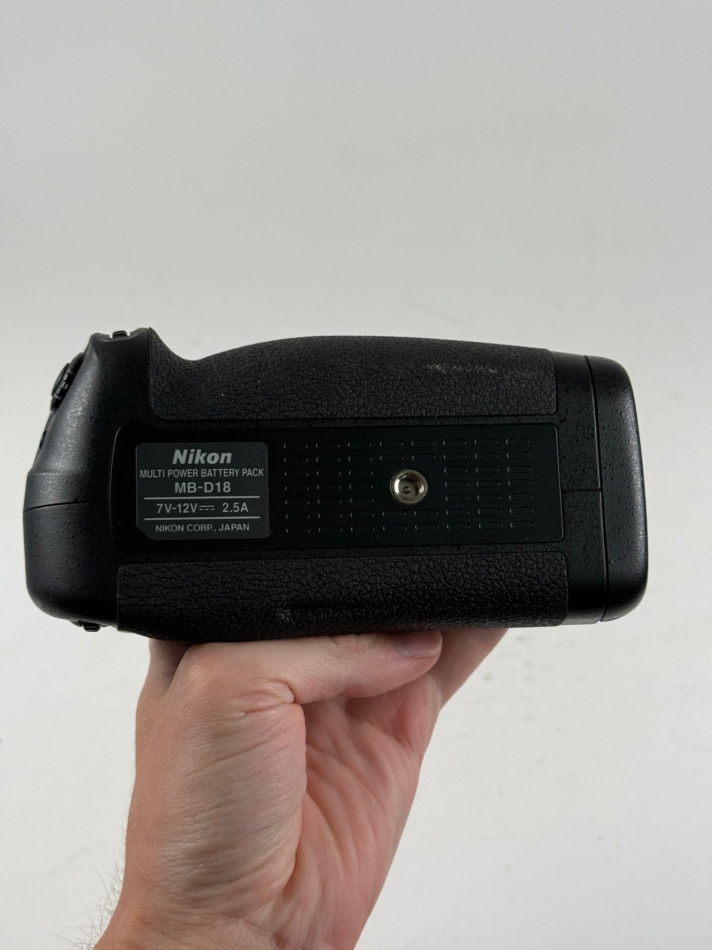 Genuine OEM Nikon MB-D18 Multi Power Battery Pack Grip for D850