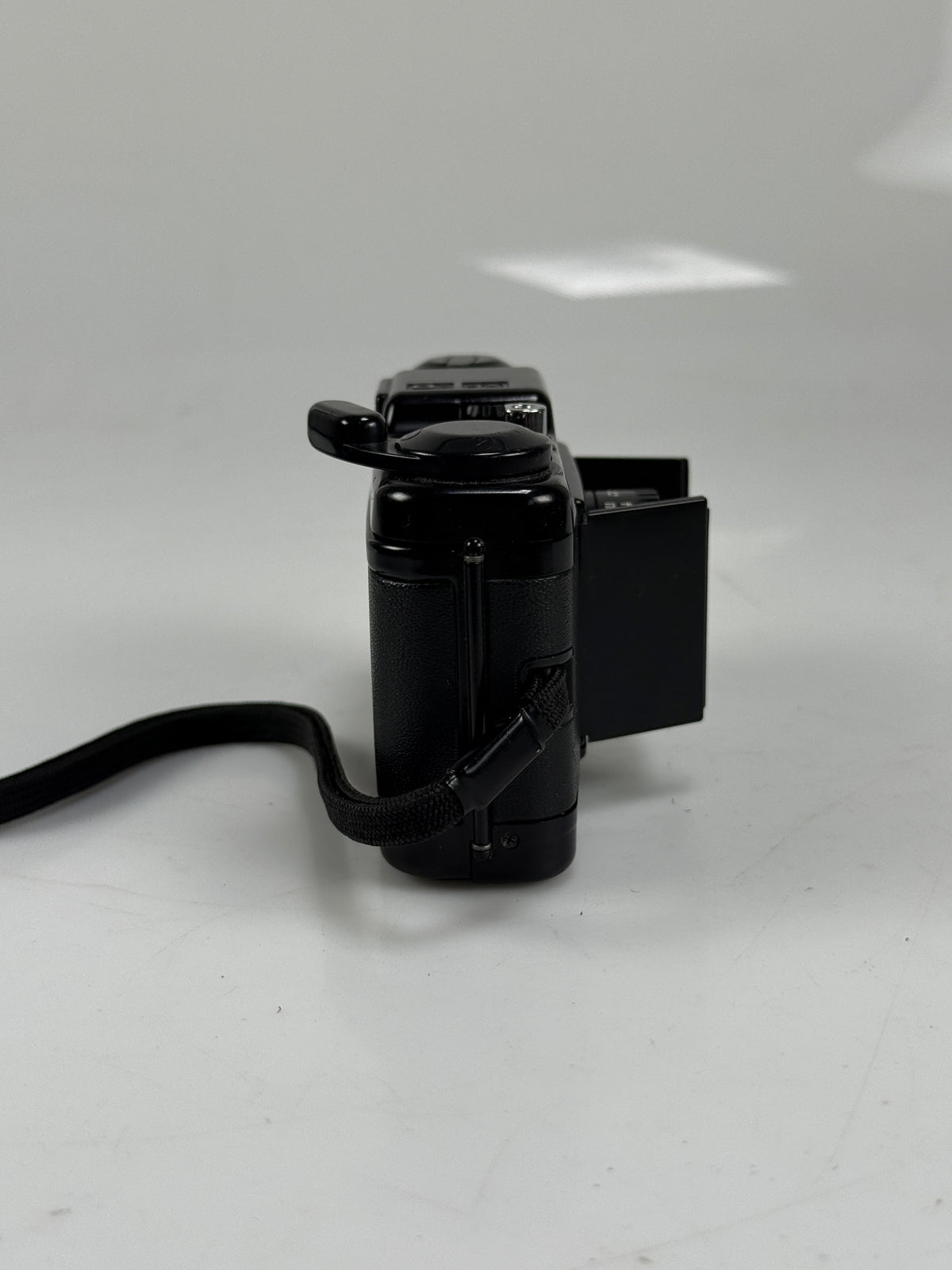 Chinon Bellami 35mm Film Point and Shoot Compact Camera