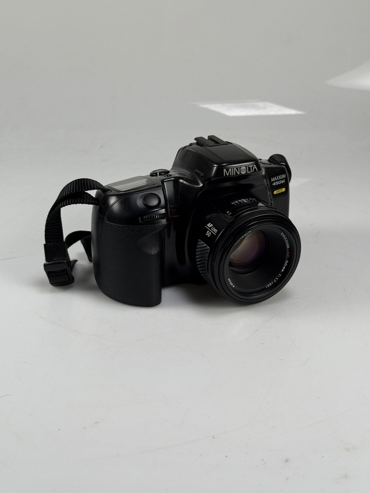 Minolta Maxxum 450si 35mm SLR Film Camera with 50mm f1.7 AF lens