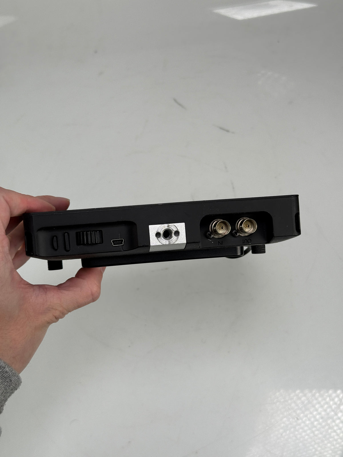 SmallHD AC7-SDI 7" IPS LCD On-Camera Field Monitor