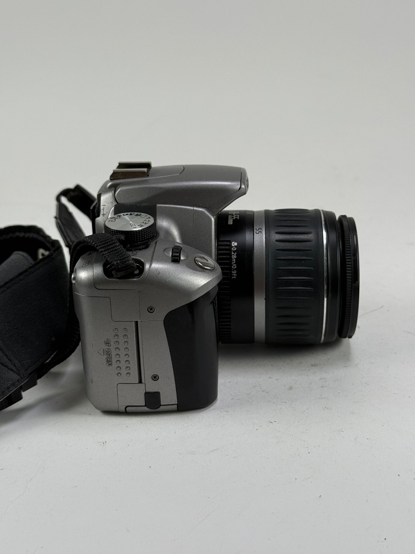 Canon EOS Rebel XT 8.0MP Digital SLR Camera EF 18-55mm f3.5-5.6 II Lens