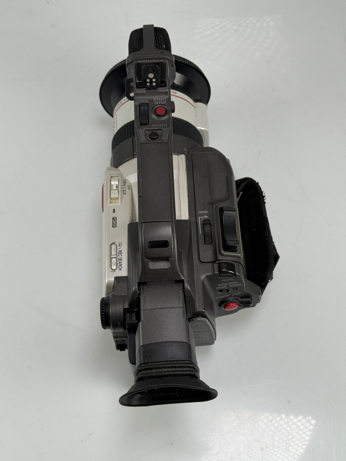 Canon DM-GL1A GL1 3CCD MiniDV Camcorder 20x Optical Zoom
