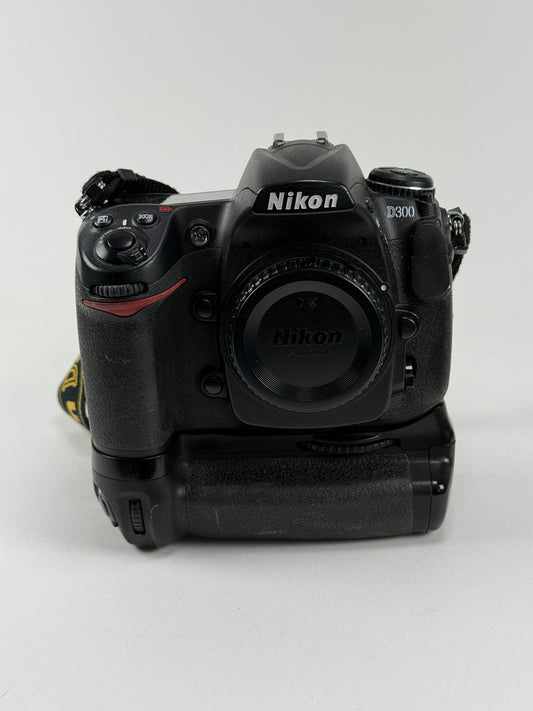 Nikon D300 12.3MP Digital SLR Camera Body w/ Grip