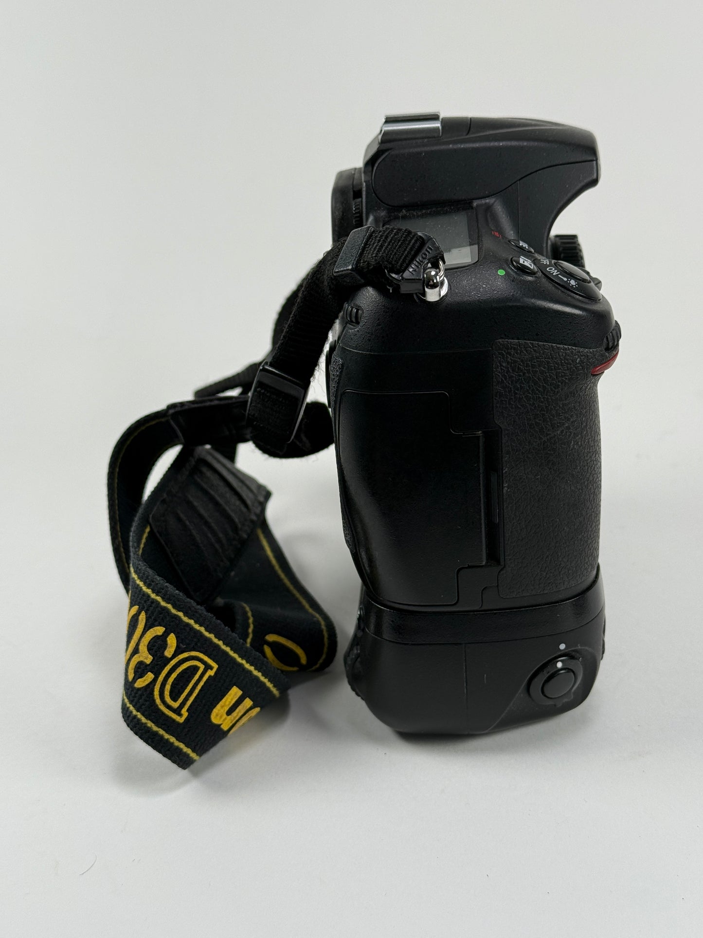Nikon D300 12.3MP Digital SLR Camera Body w/ Grip