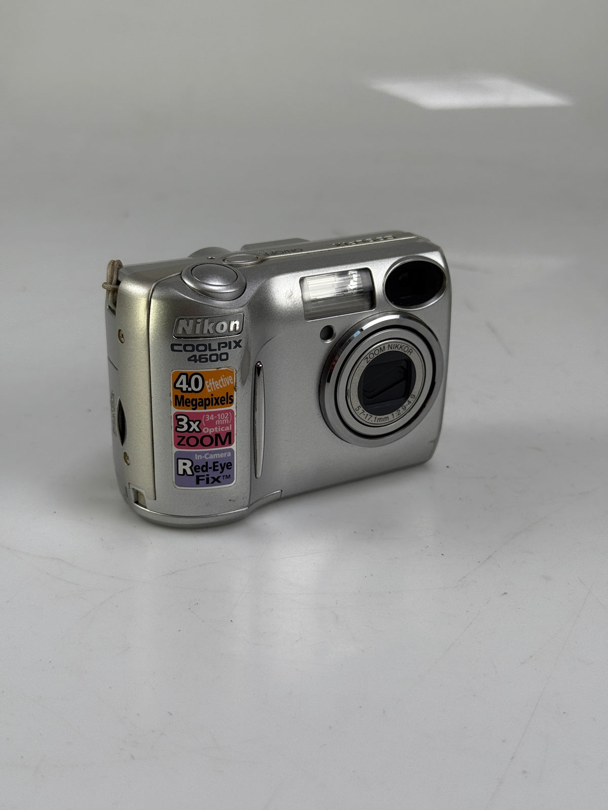 Nikon COOLPIX 4600 E4600 Compact Digital Camera 4MP 3x Zoom Silver