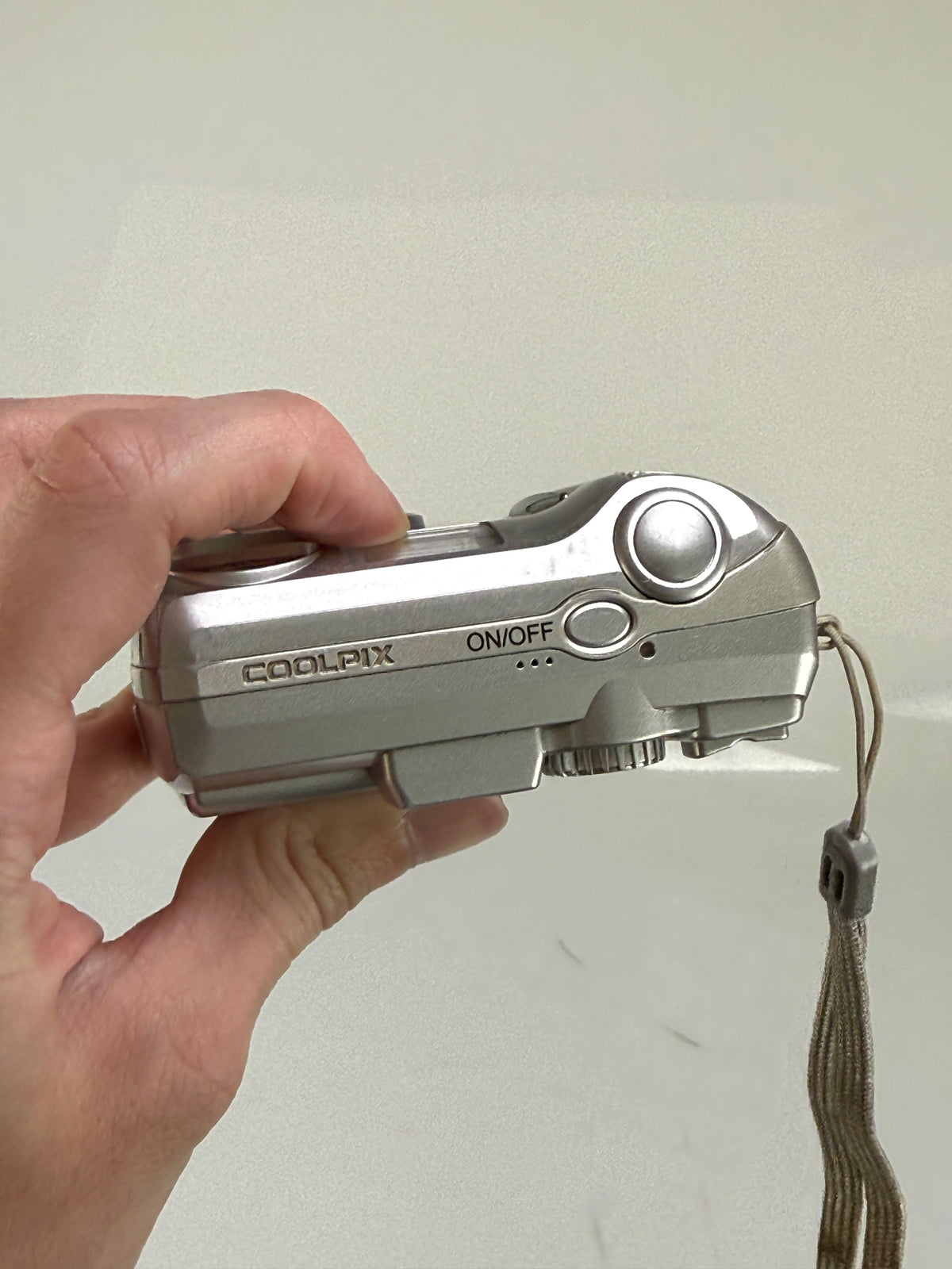 Nikon COOLPIX 4600 E4600 Compact Digital Camera 4MP 3x Zoom Silver
