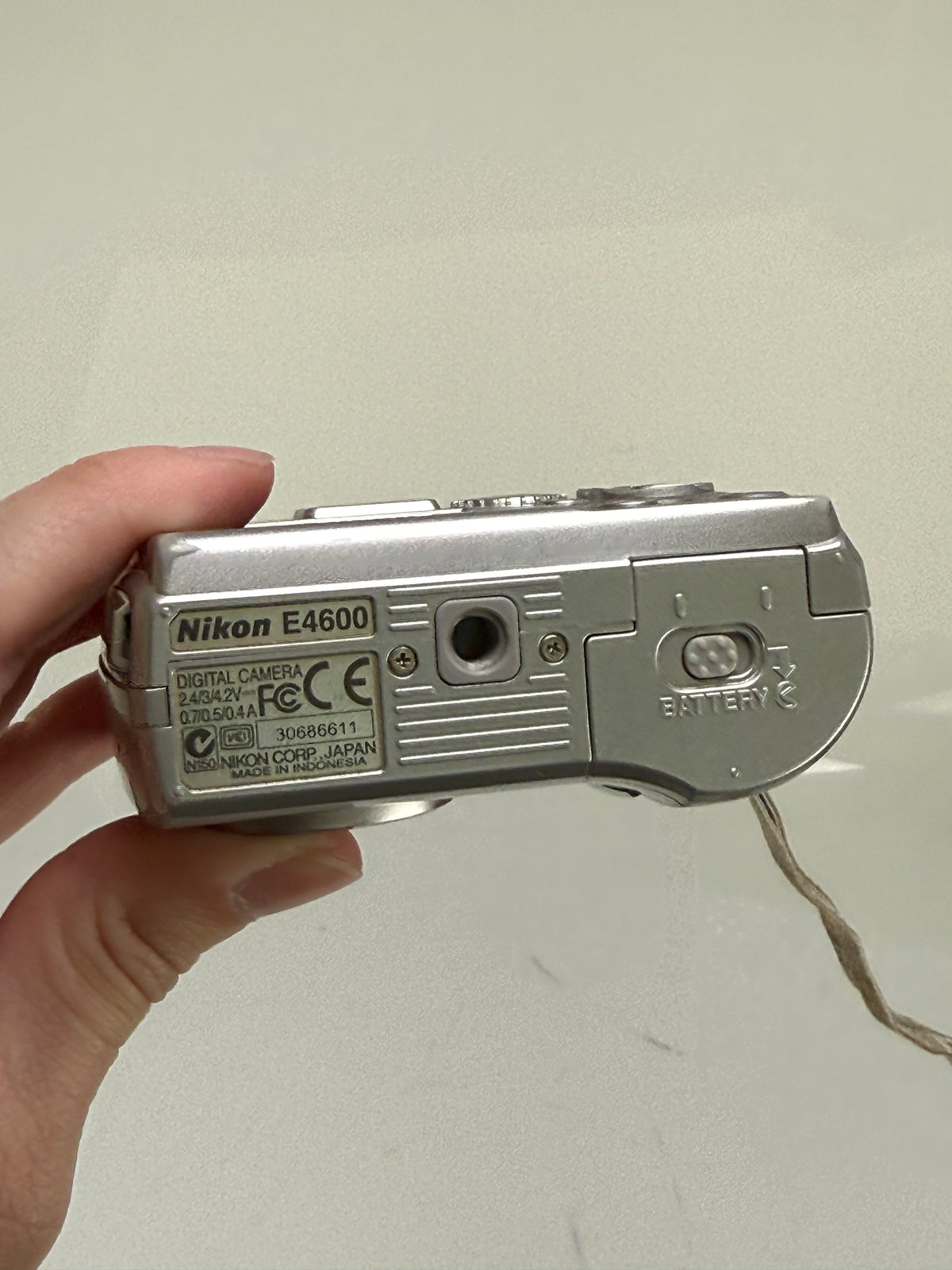 Nikon COOLPIX 4600 E4600 Compact Digital Camera 4MP 3x Zoom Silver