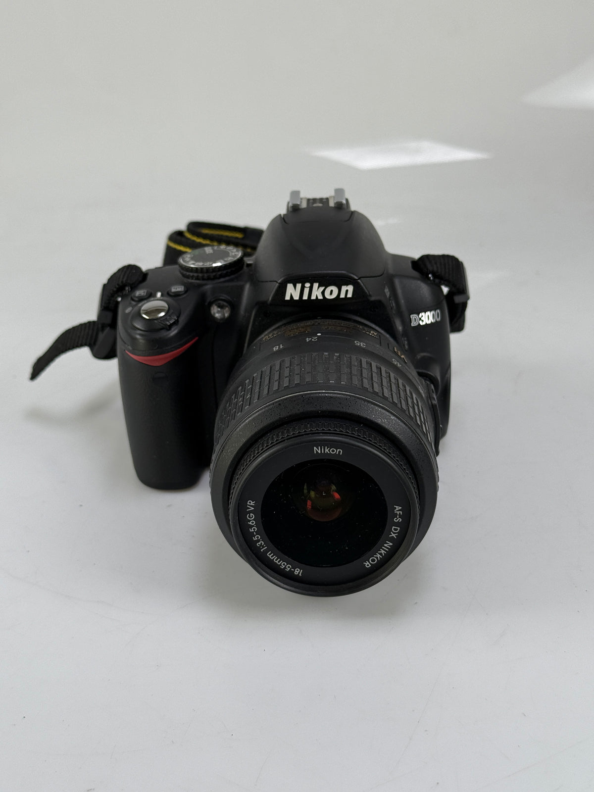 Nikon D3000 10.2MP DSLR Camera w/ 18-55mm lens kit