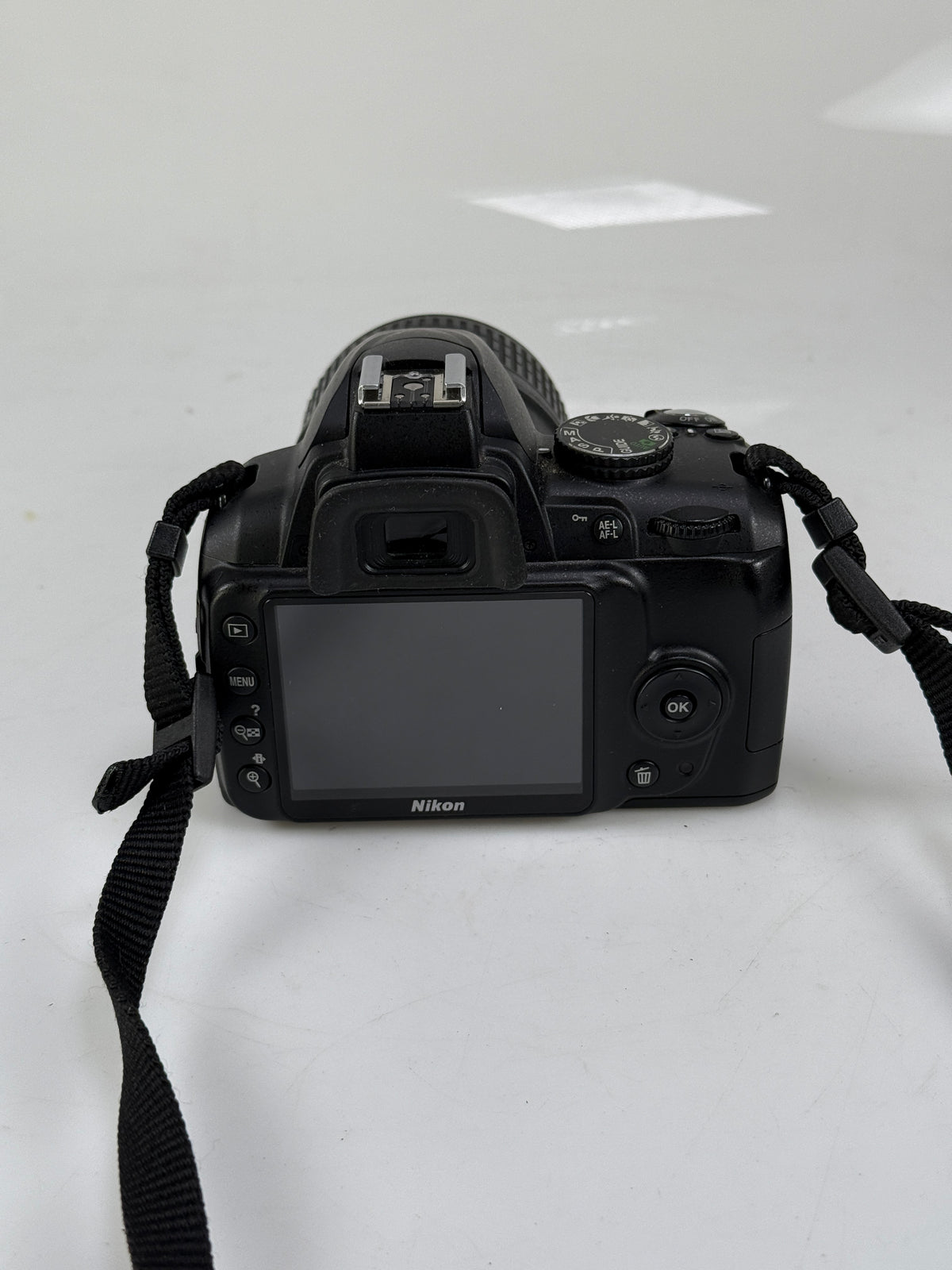 Nikon D3000 10.2MP DSLR Camera w/ 18-55mm lens kit