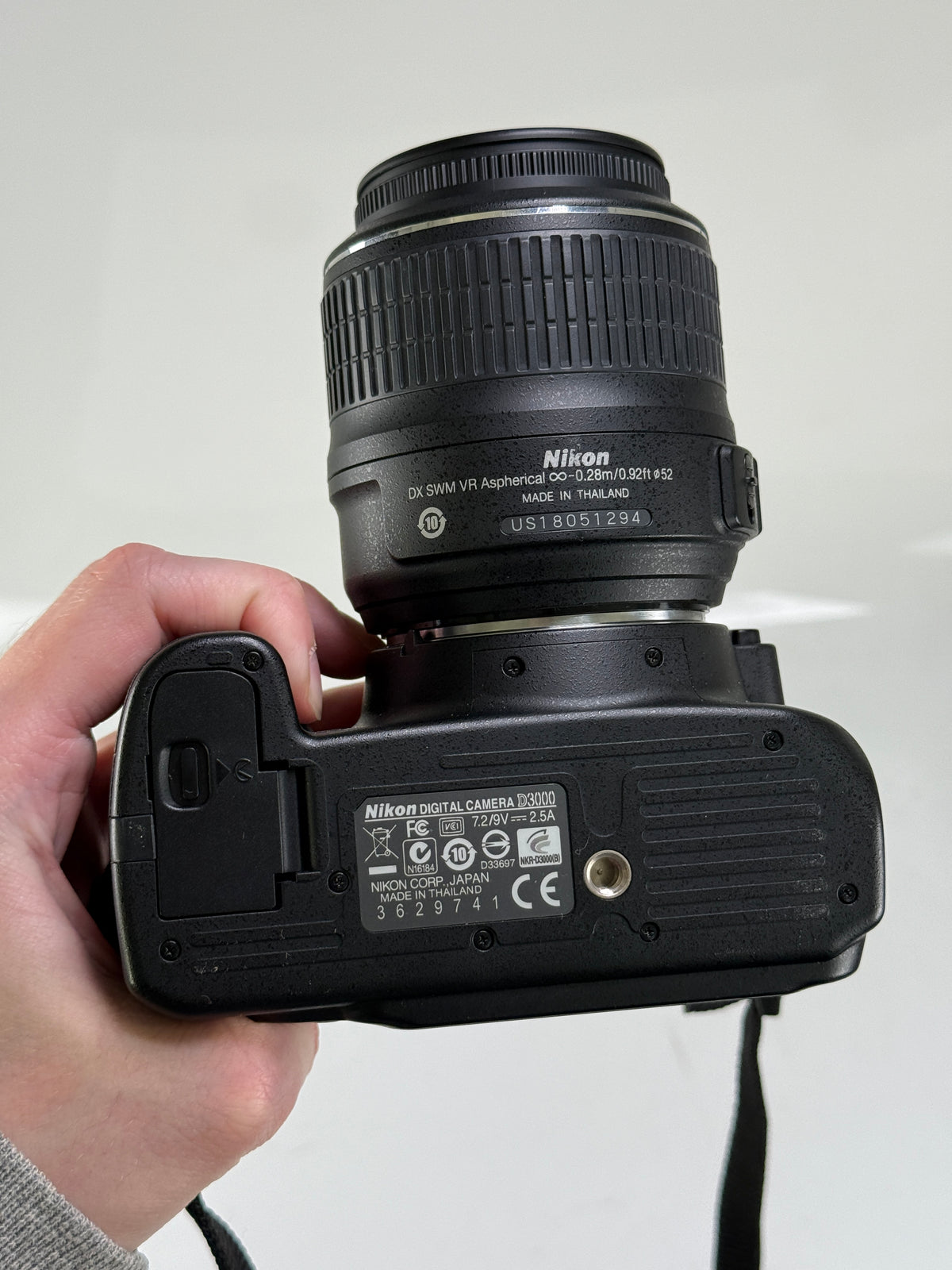 Nikon D3000 10.2MP DSLR Camera w/ 18-55mm lens kit