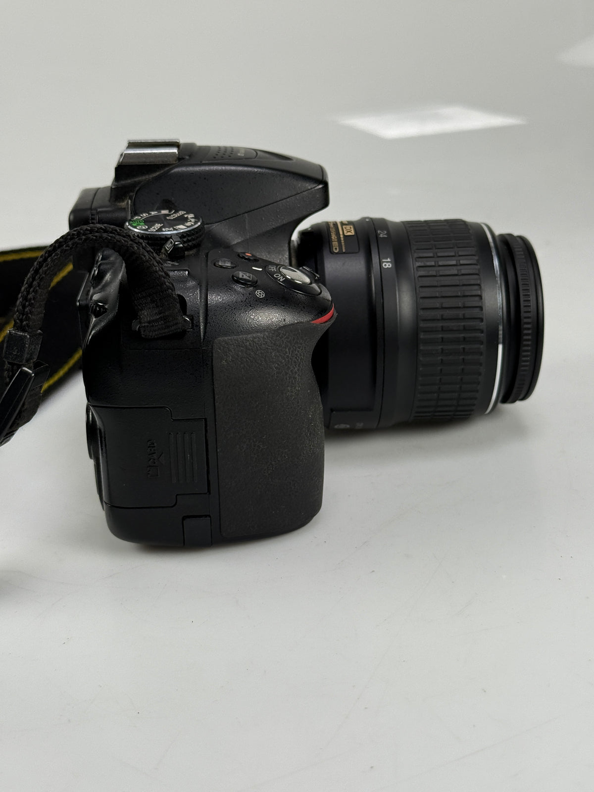 Nikon D5300 24.2MP DSLR Camera with 18-55mm VR Lens