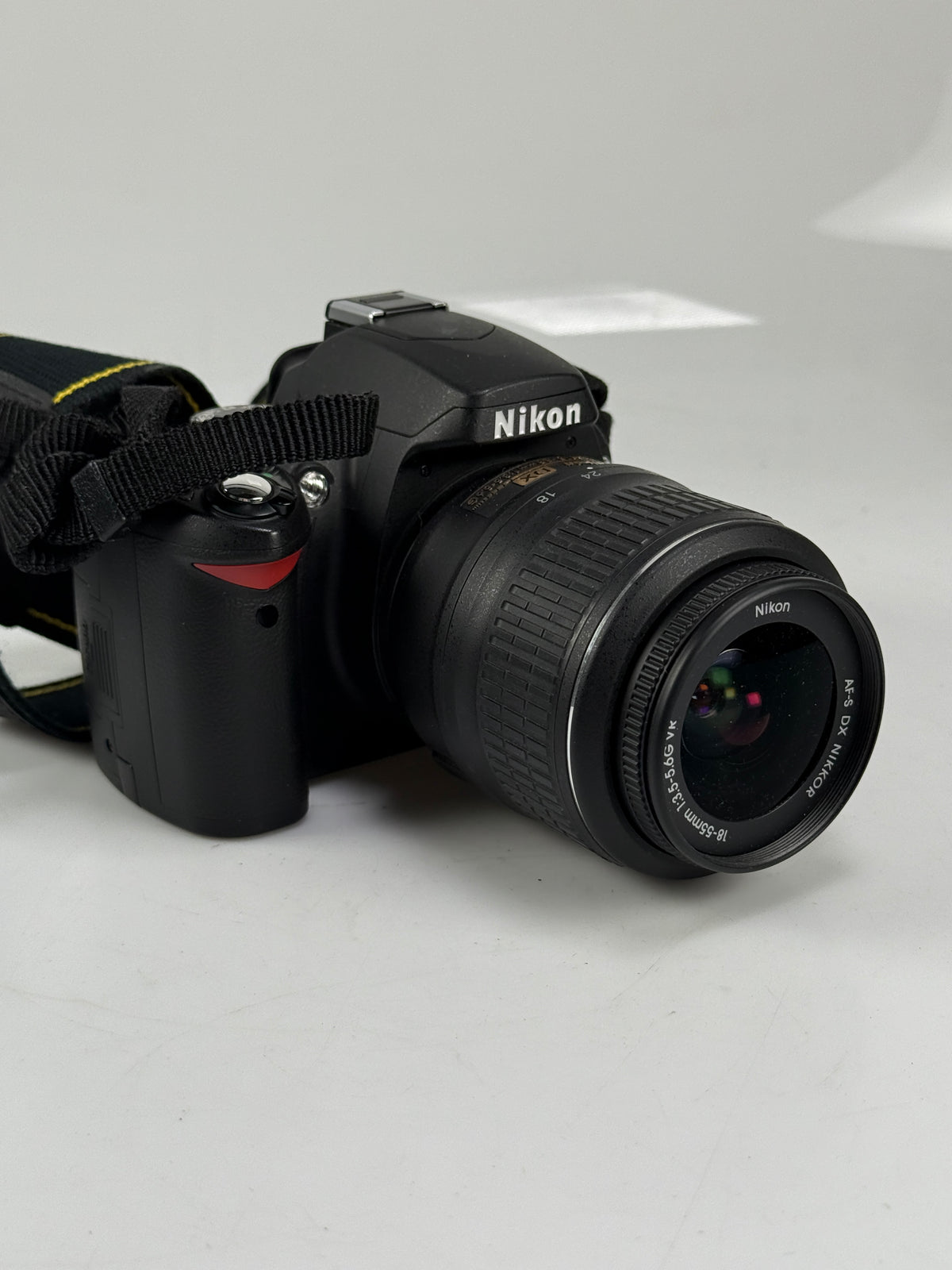 Nikon D60 10.2MP Digital SLR Camera - Kit with 18-55mm f3.5-5.6 VR Lens