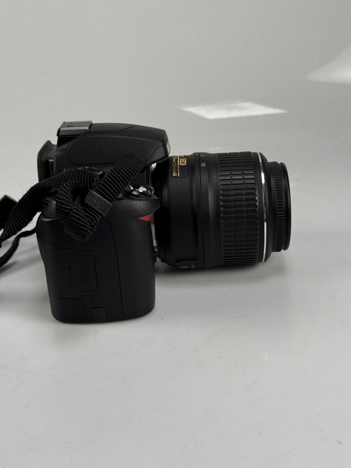 Nikon D60 10.2MP Digital SLR Camera - Kit with 18-55mm f3.5-5.6 VR Lens