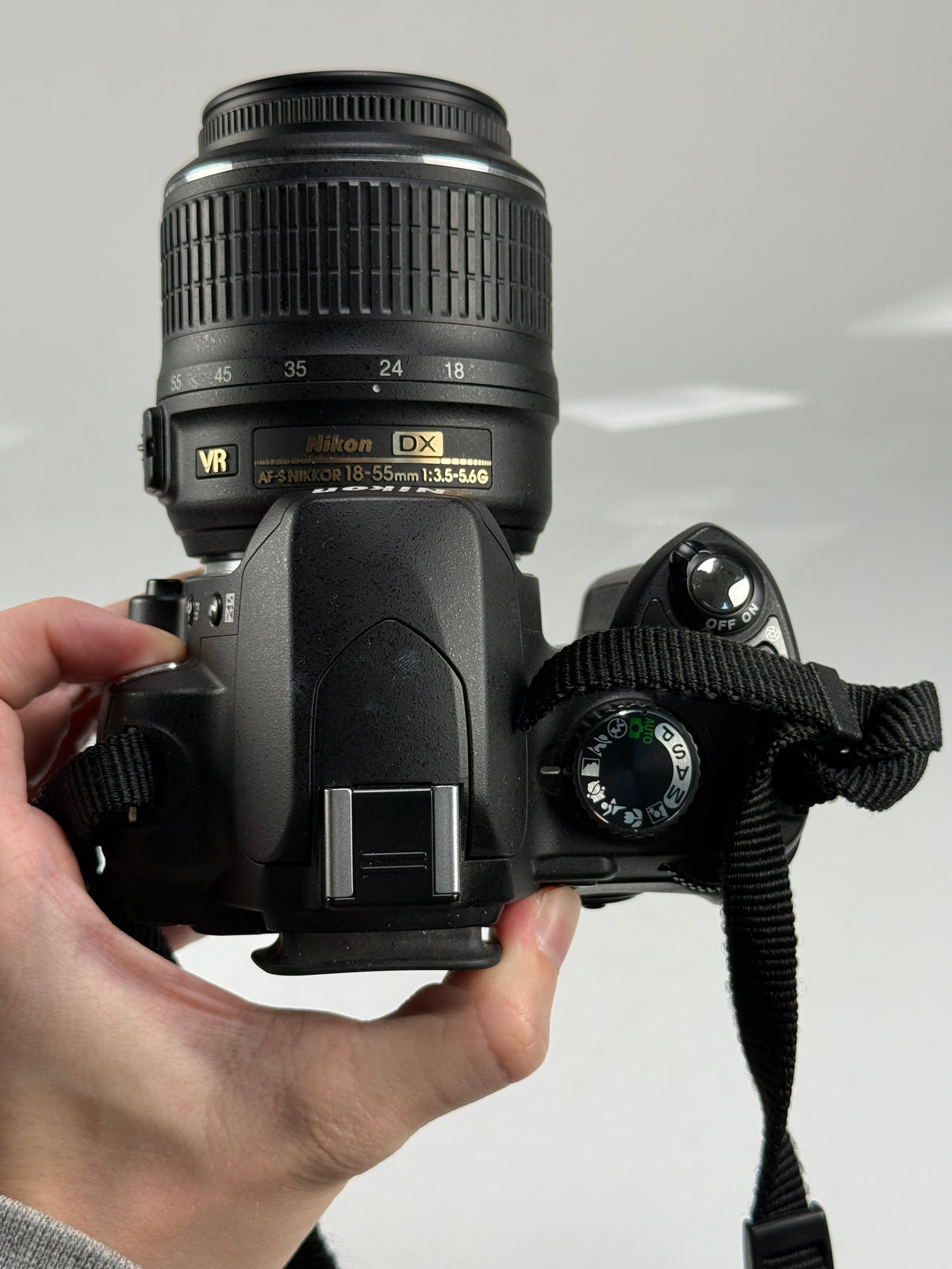 Nikon D60 10.2MP Digital SLR Camera - Kit with 18-55mm f3.5-5.6 VR Lens