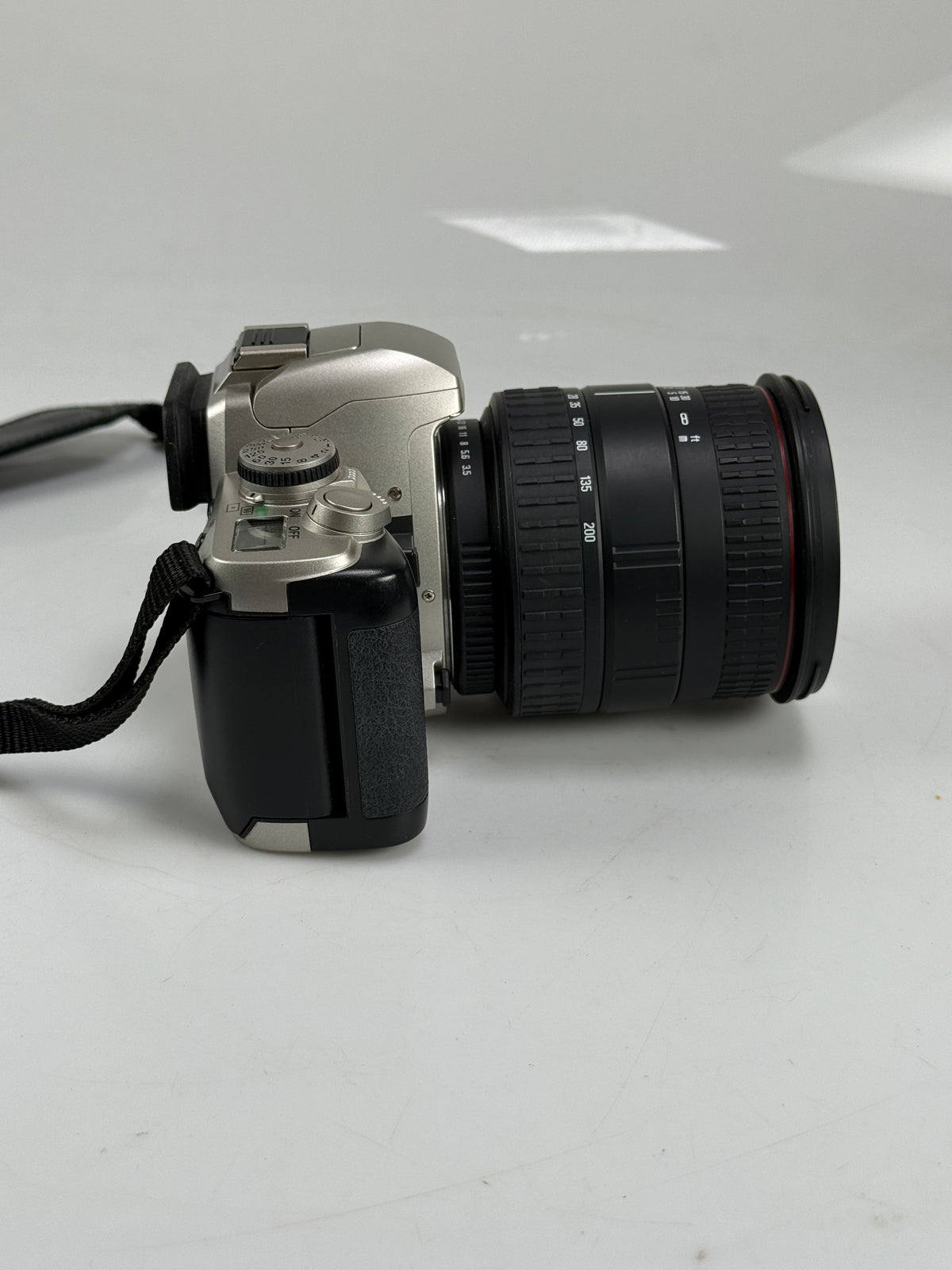 PENTAX ZX-5N 35mm SLR Film Camera w/ sigma 28-200mm Lens & Case