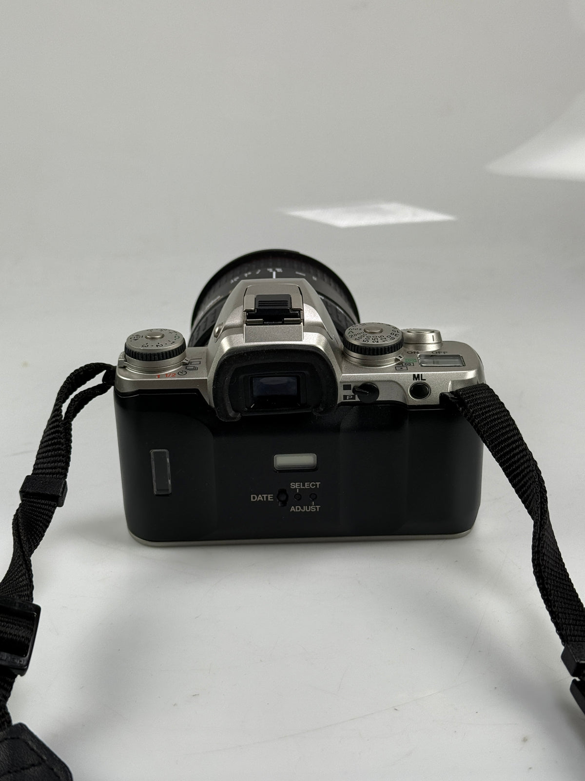 PENTAX ZX-5N 35mm SLR Film Camera w/ sigma 28-200mm Lens & Case